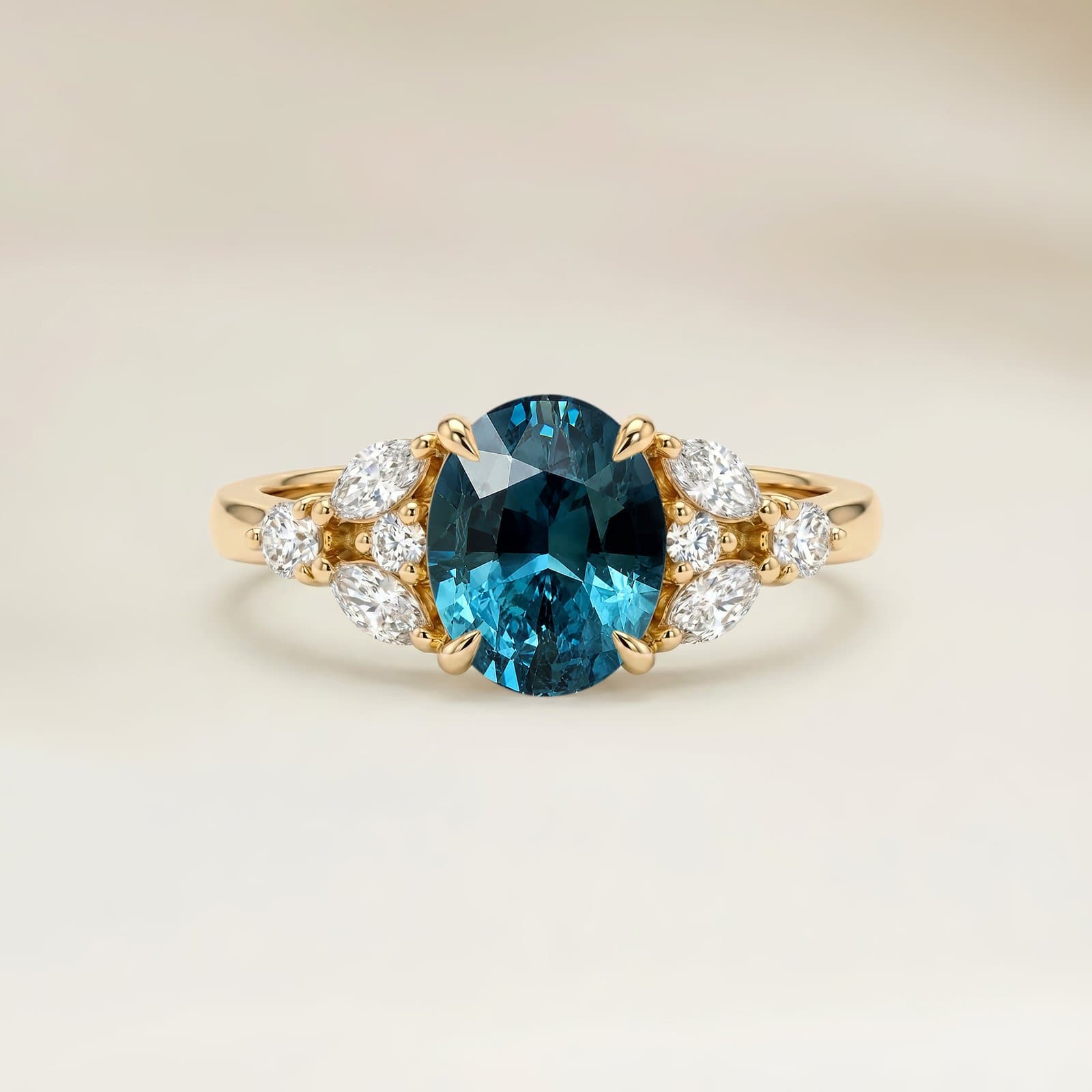bague florale, saphir entouré de marquises