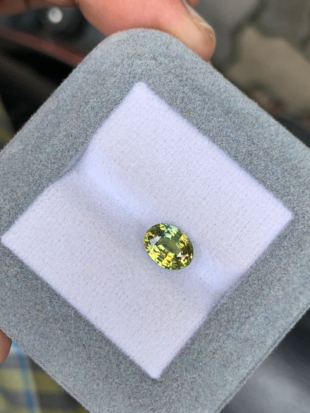 exemple — saphir bicolore 2,03 ct
