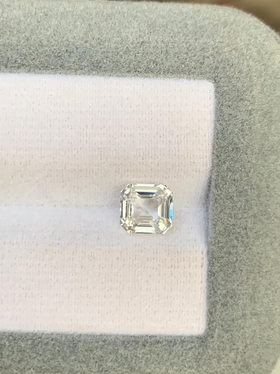 exemple — saphir blanc 2,0 ct