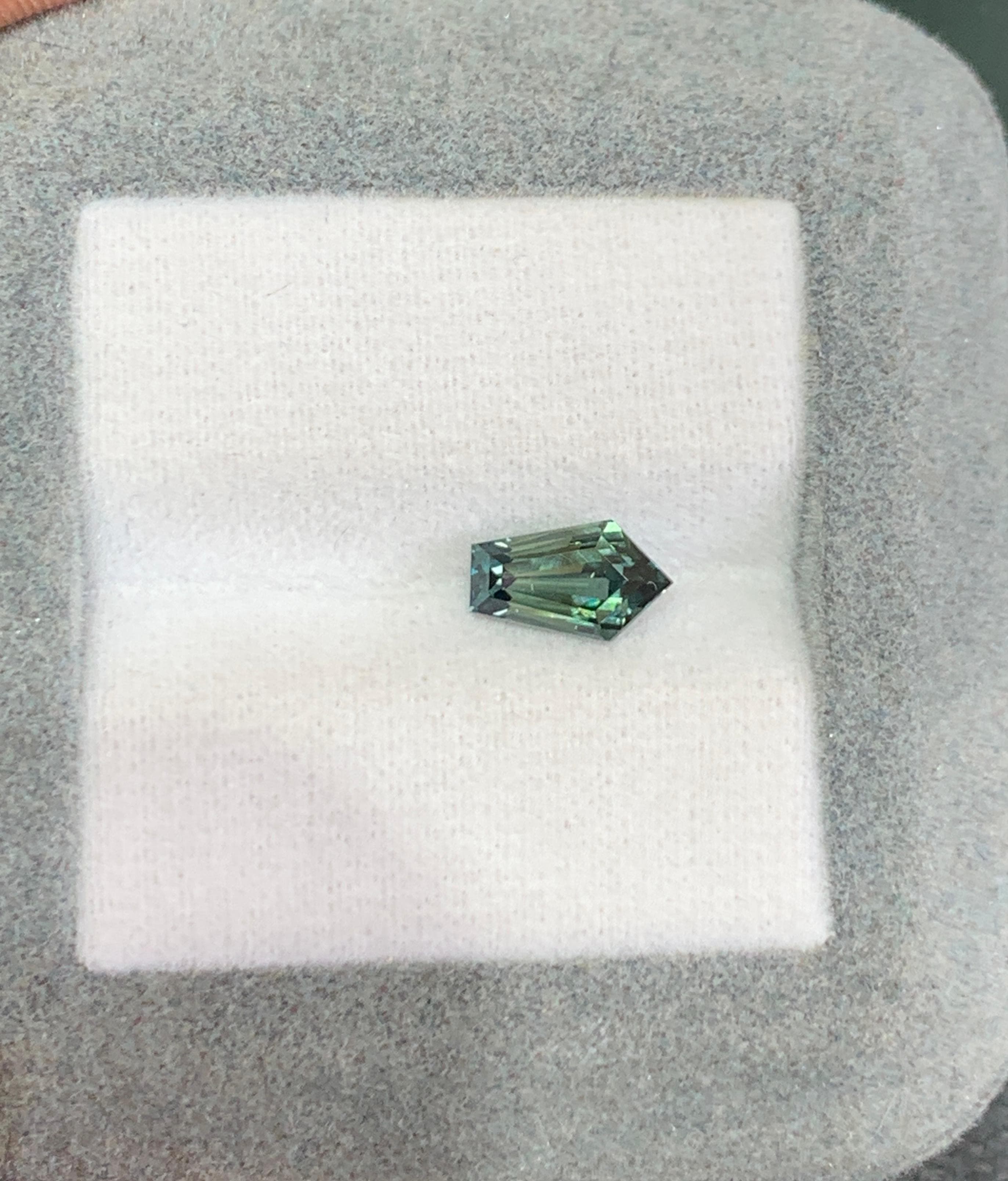 exemple — saphir de madagascar 1,56 ct