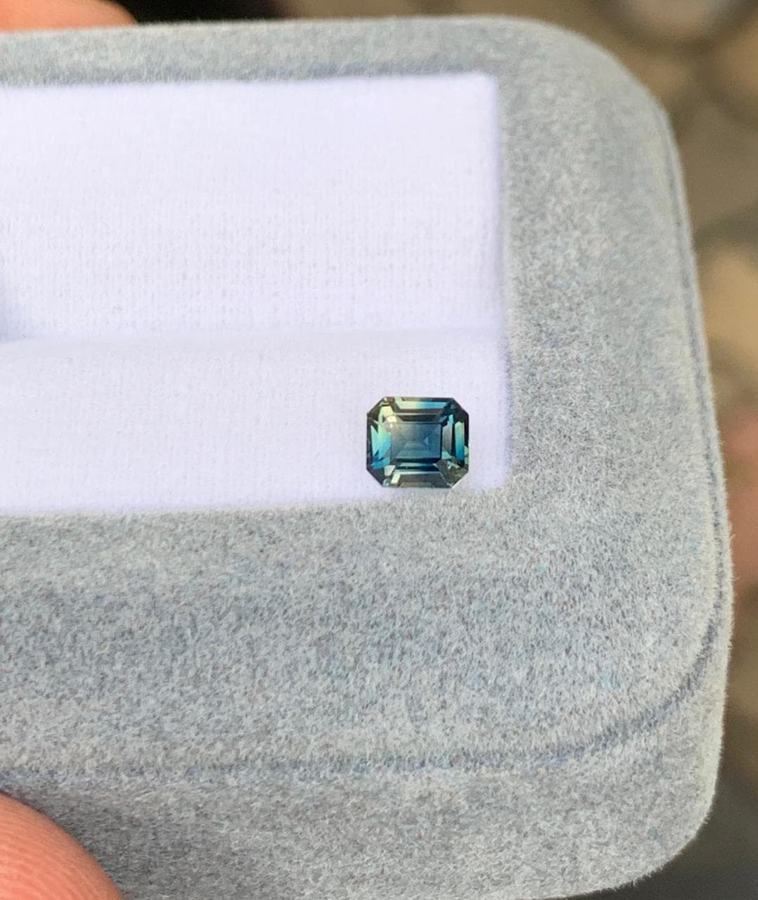 exemple — saphir de madagascar 0,88 ct