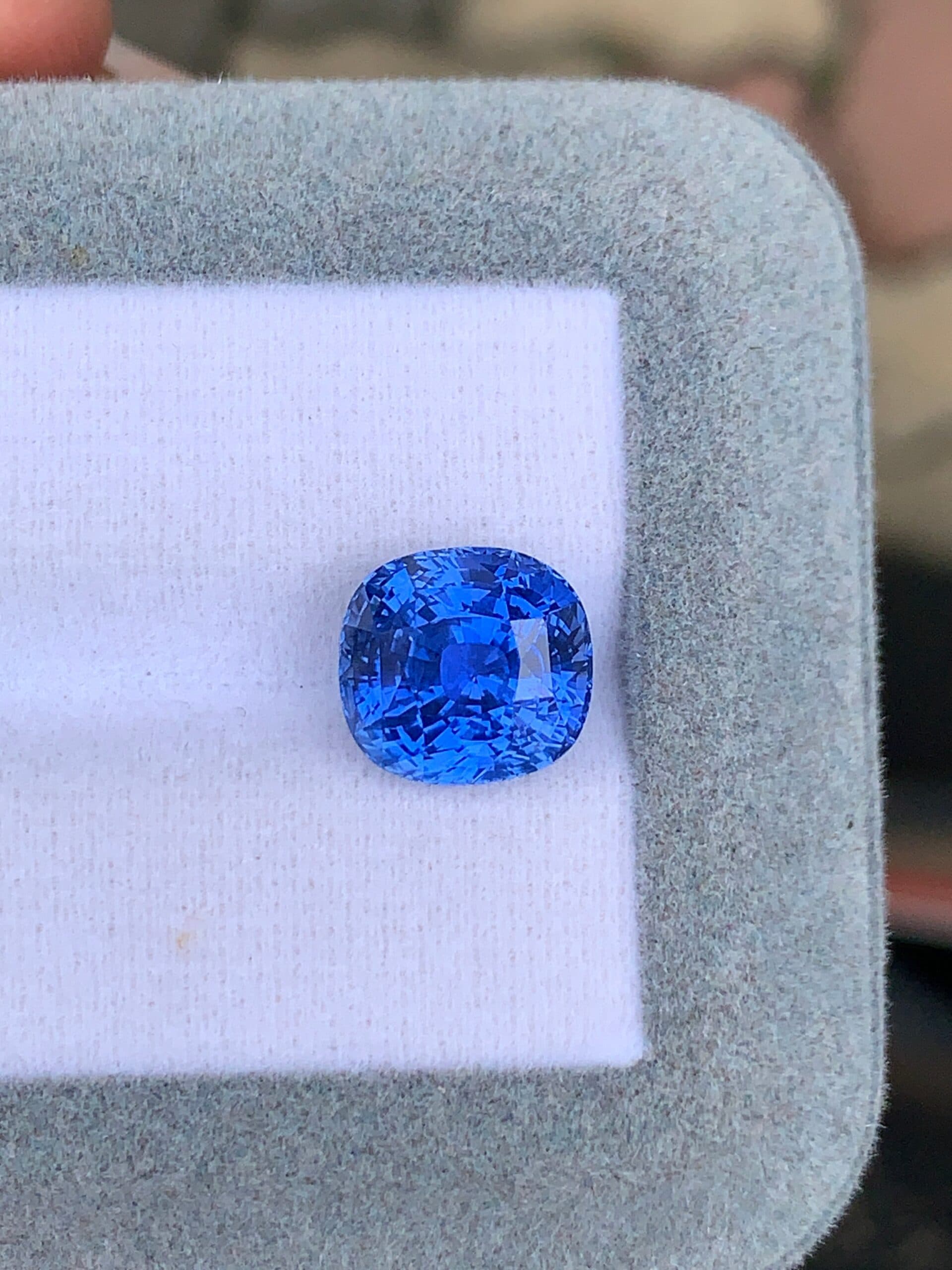 Saphir Bleu Coussin de 7,08ct