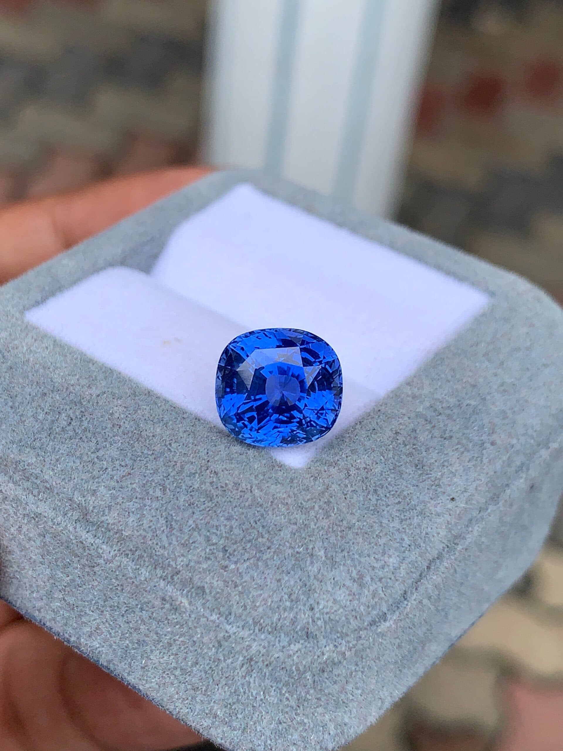 Saphir Bleu Coussin de 7,08ct