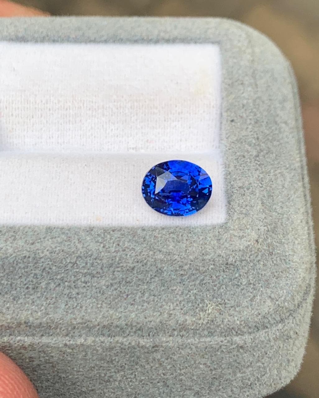 Saphir Bleu Ovale de 2,55ct