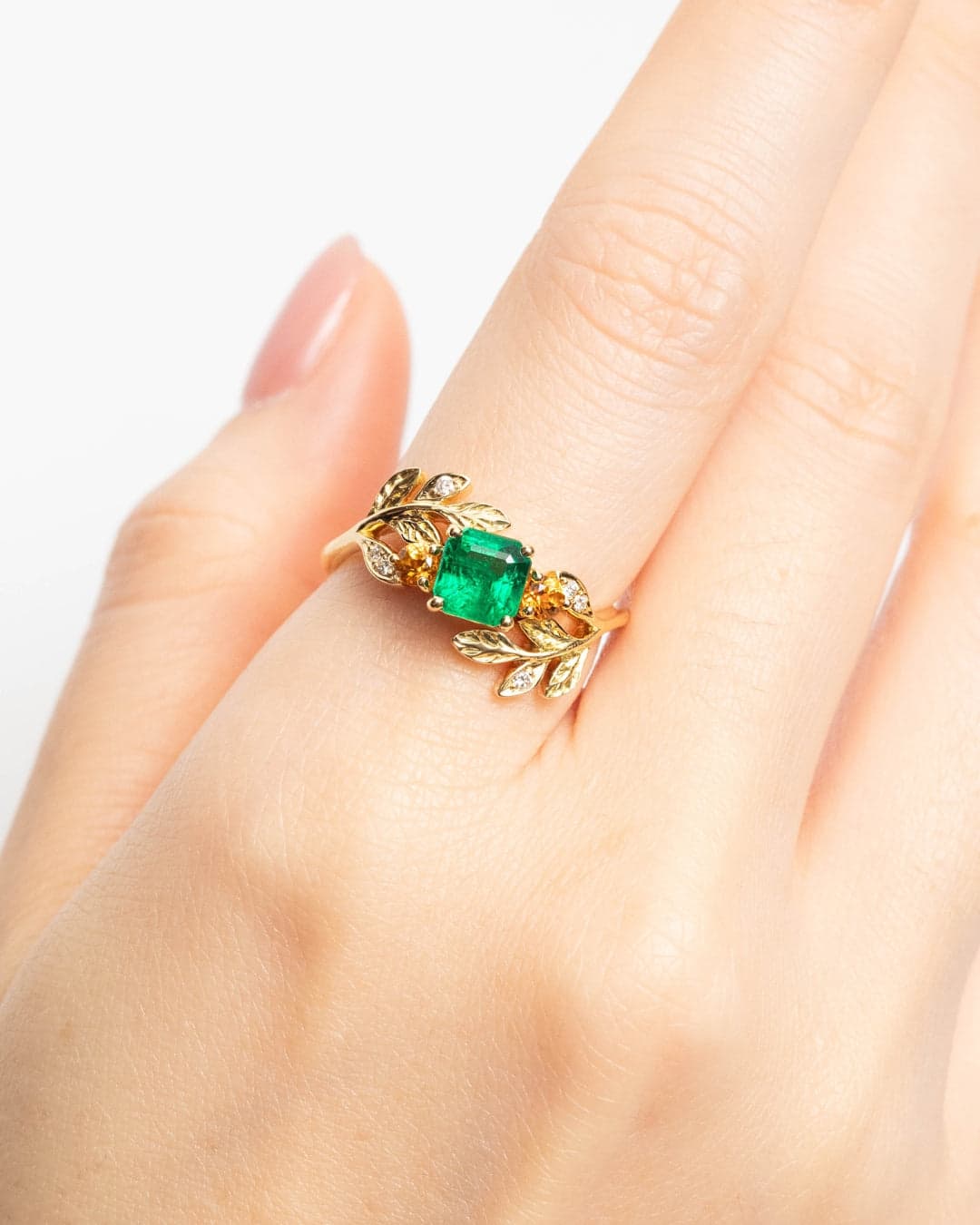 bague florale emeraude