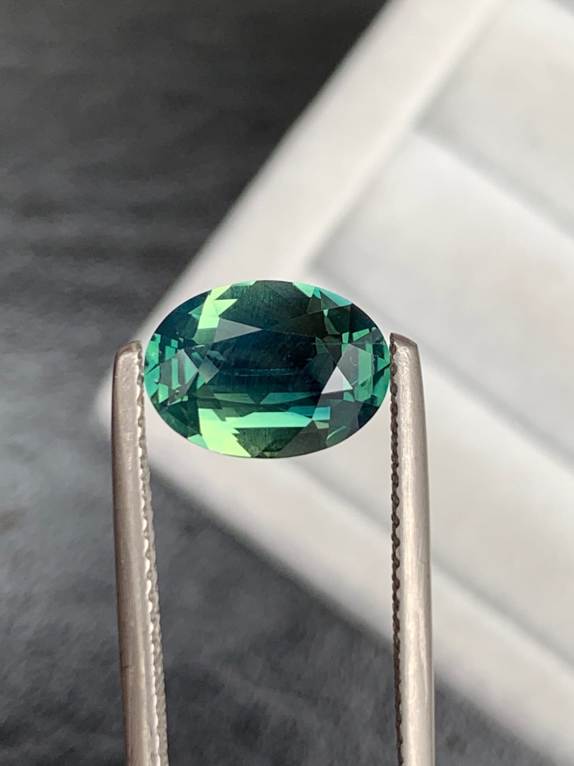 Saphir Vert Ovale de 3,01ct
