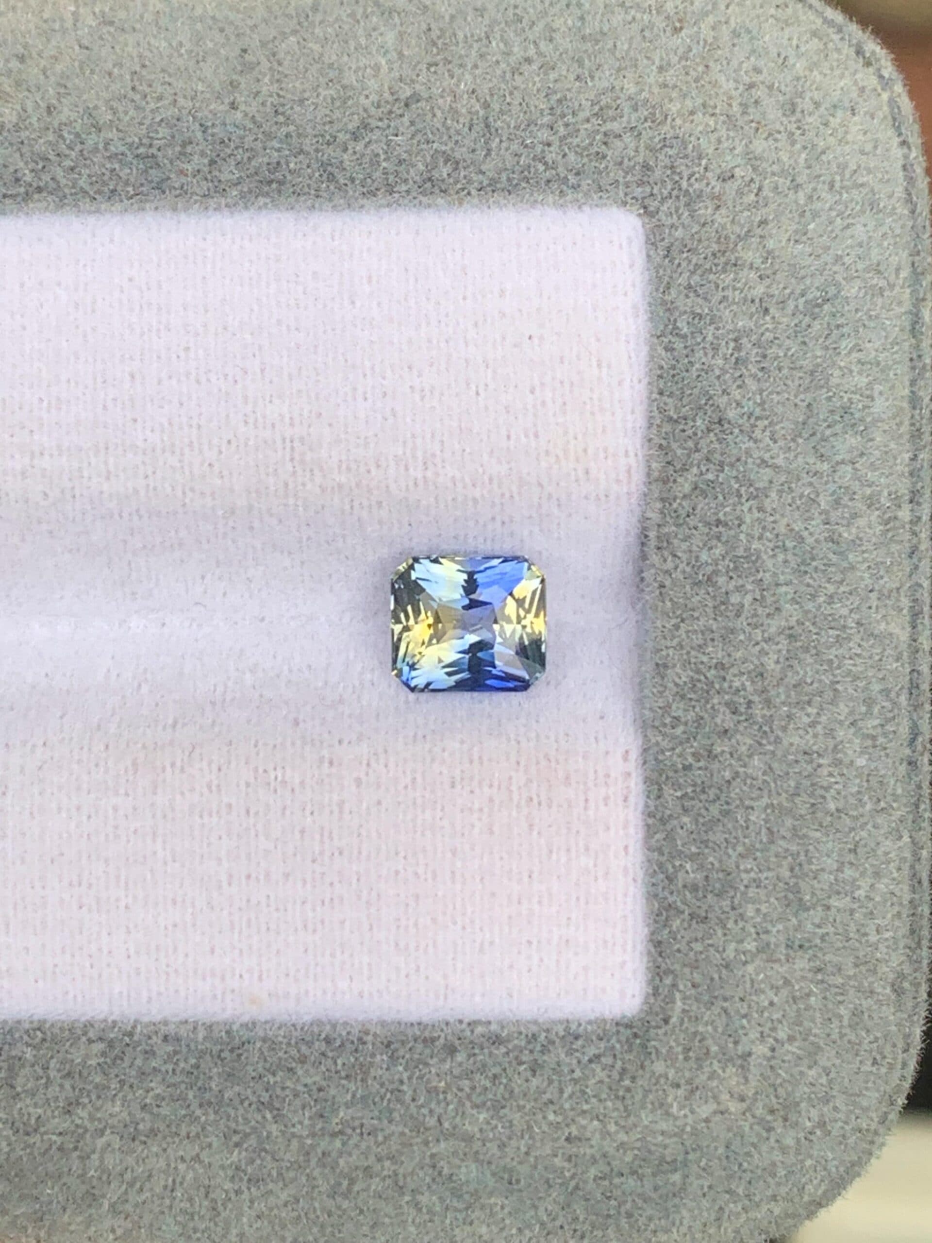 Saphir Bicolore Rectangle de 1,32ct