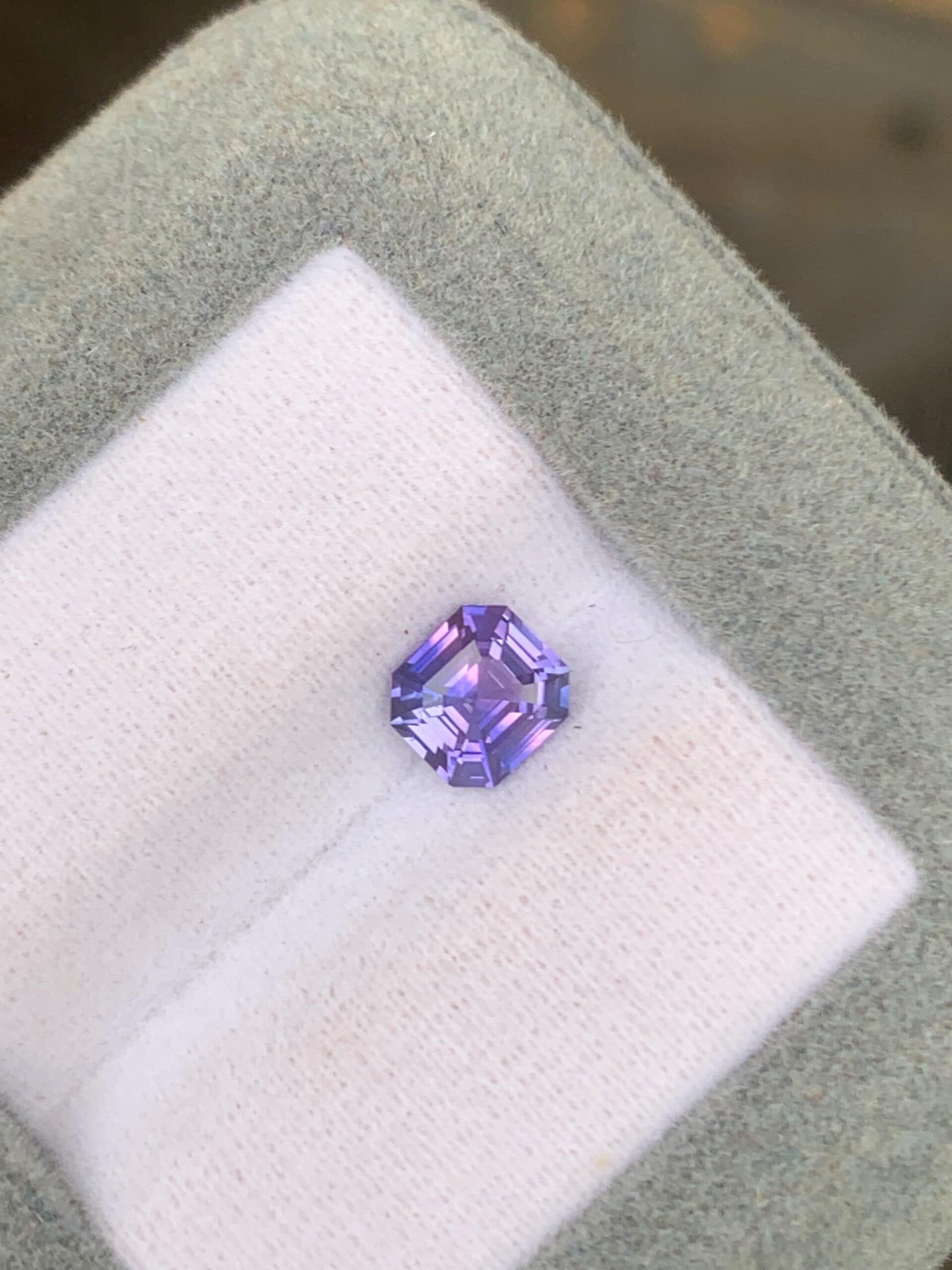 Saphir Bicolore Rectangle de 1,15ct — Sri Lanka, Chauffé