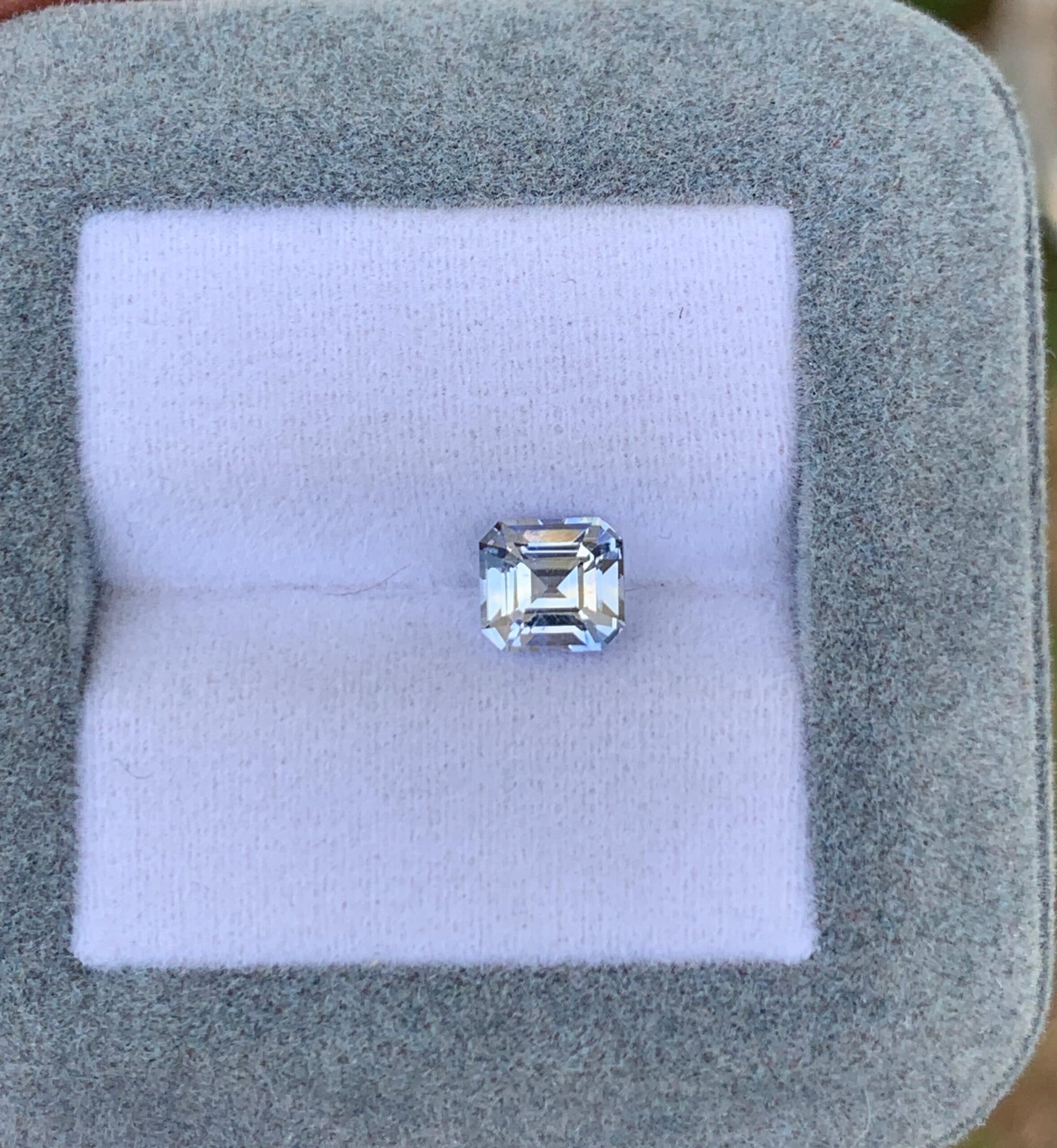 Saphir Blanc Rectangle de 1,32ct