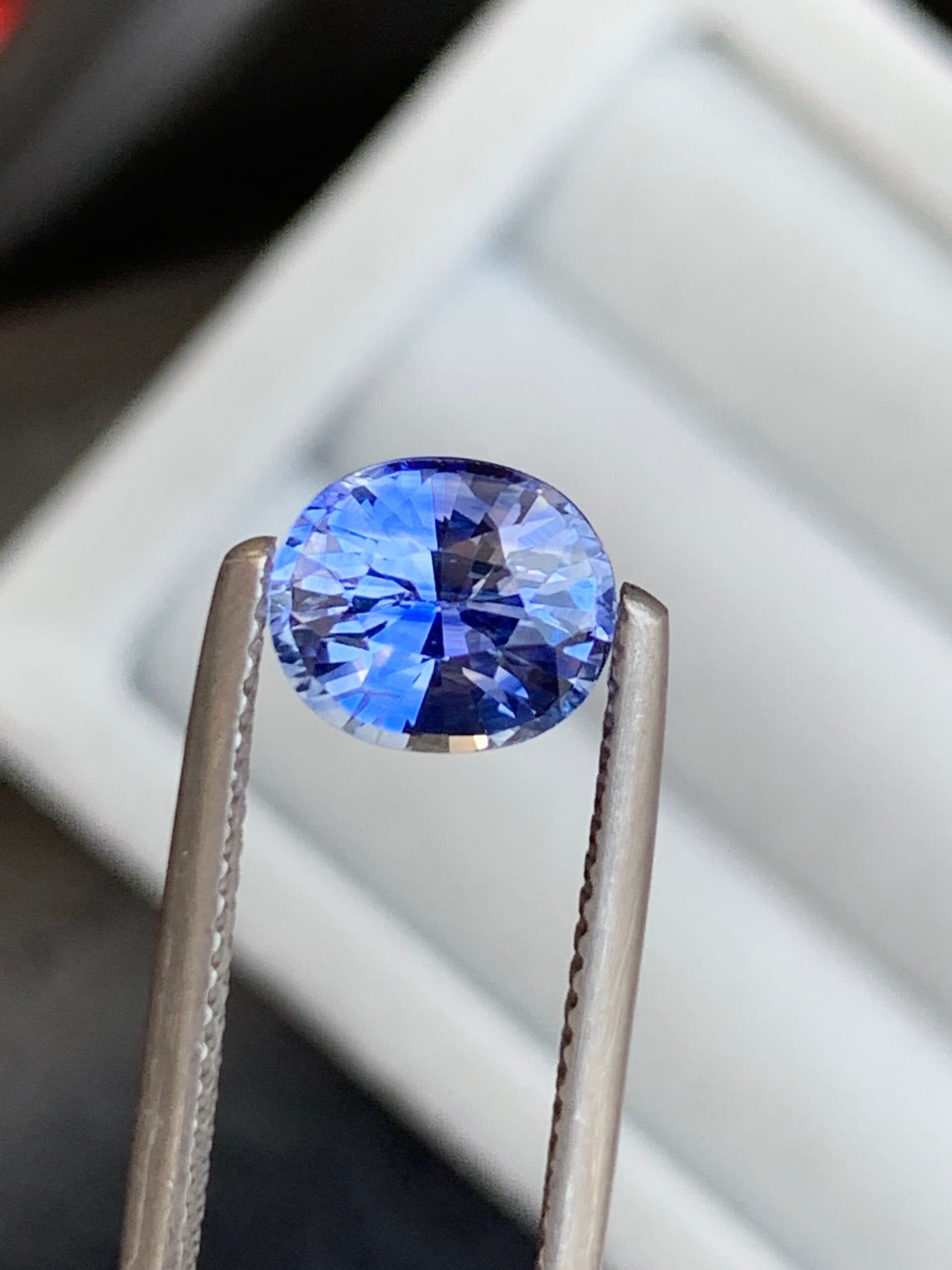 Blauer Saphir Oval 2,10 ct