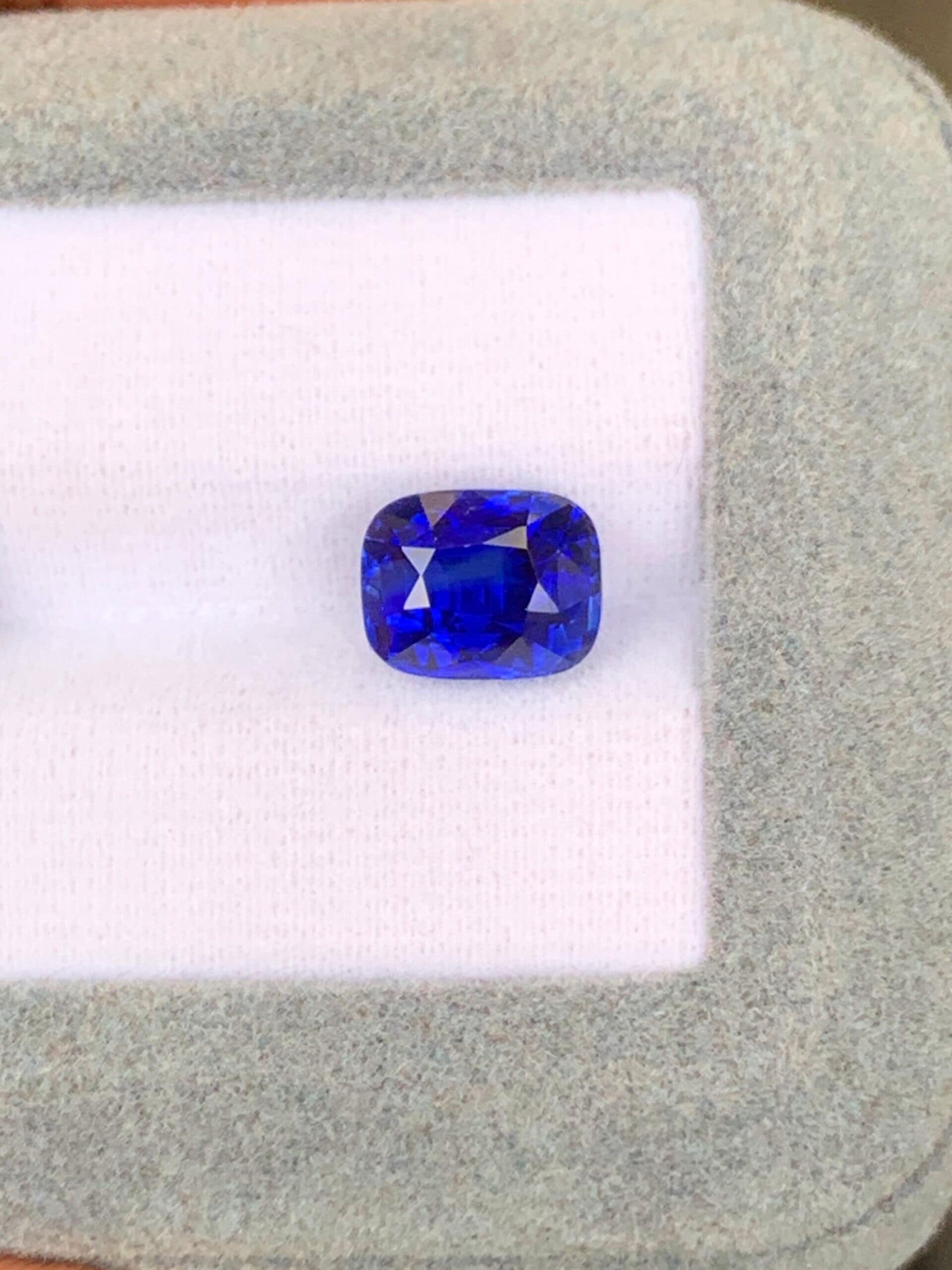 Saphir Bleu Coussin de 5,01ct