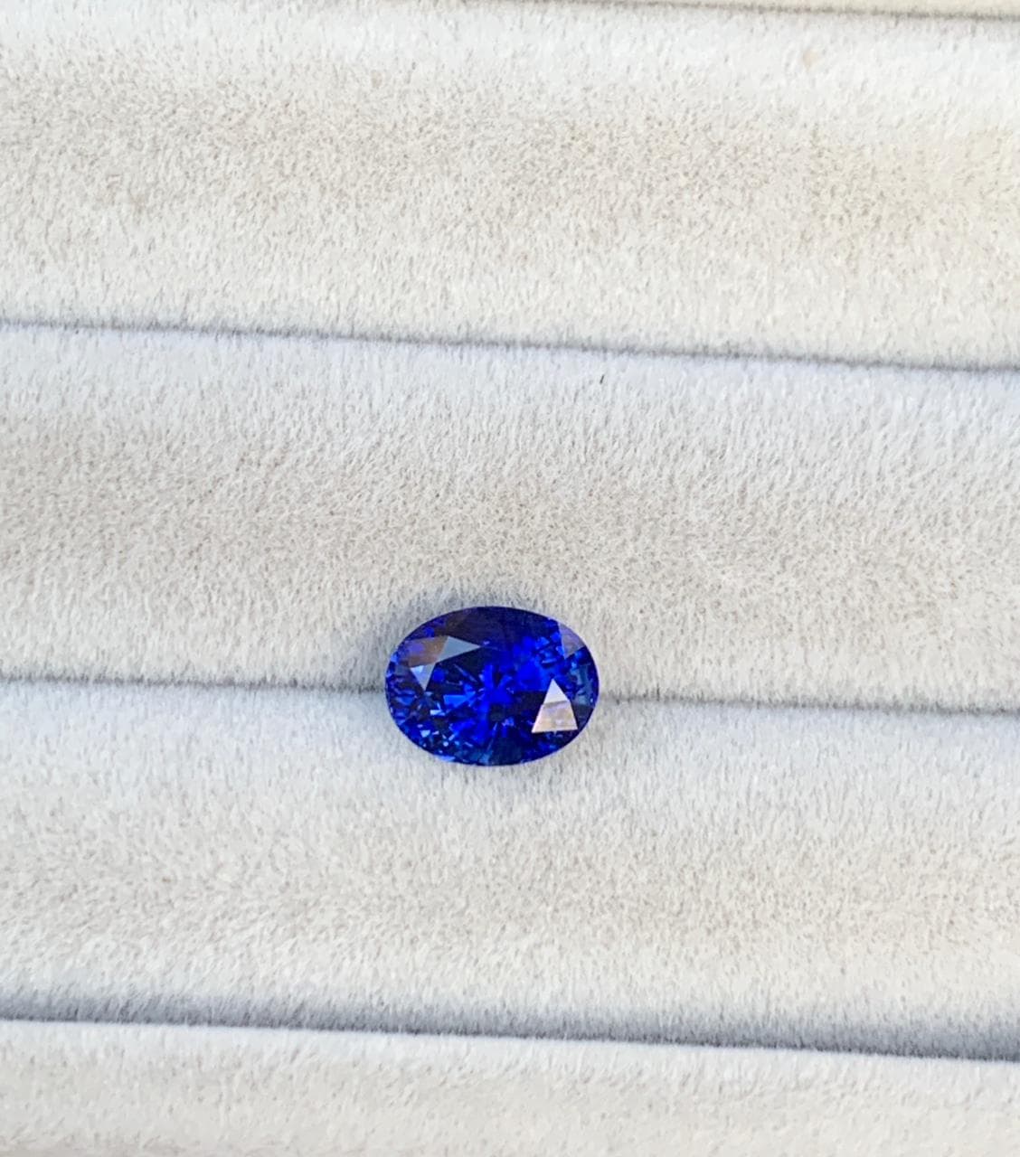 Blauer Saphir Oval 2,05 ct