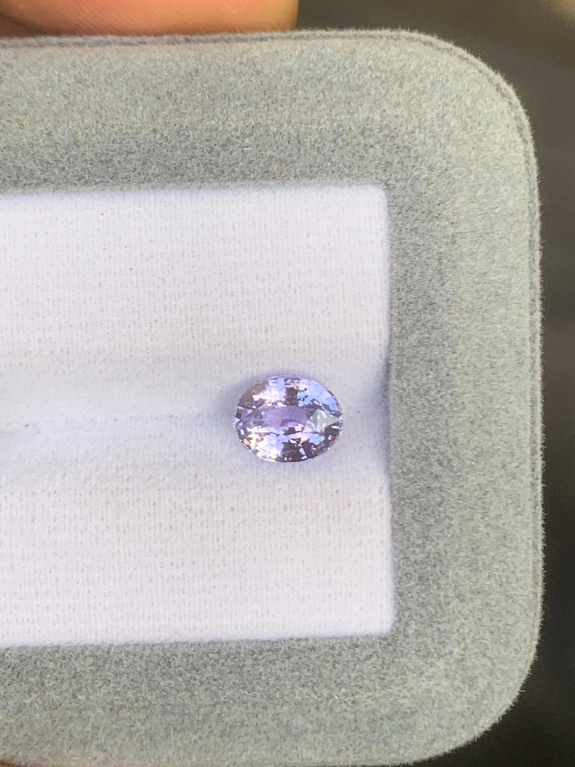 Zafiro Violeta Ovalado de 2,03ct