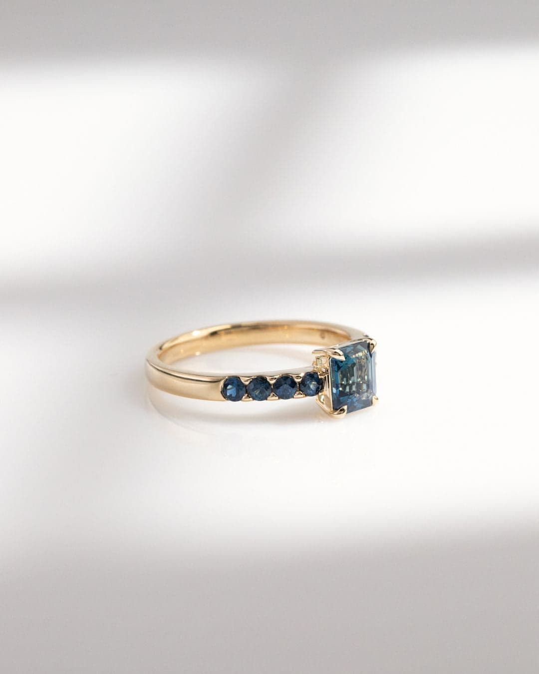 solitaire saphirs bleus verts