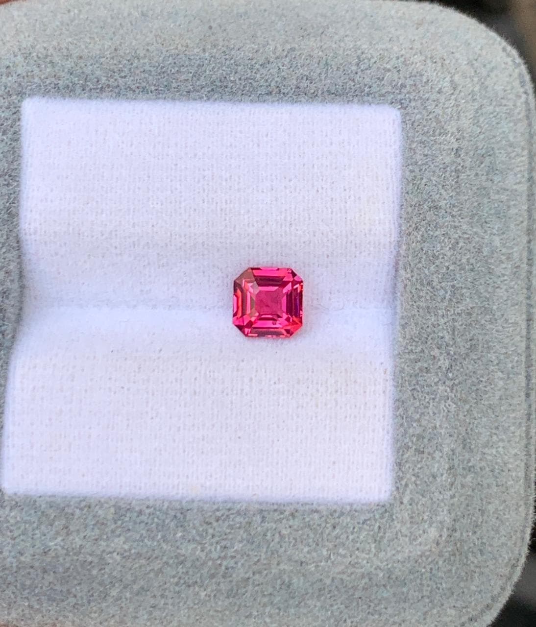 Spinelle Rose Rectangle de 1,02ct