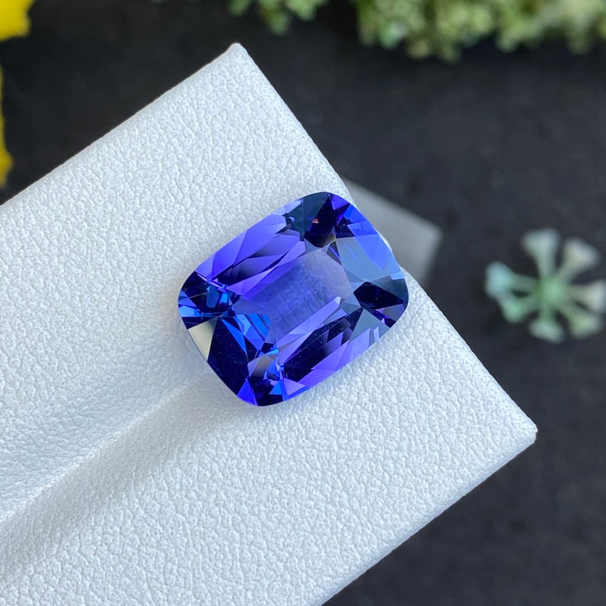 Tansanit Kissenschliff 6,66 ct
