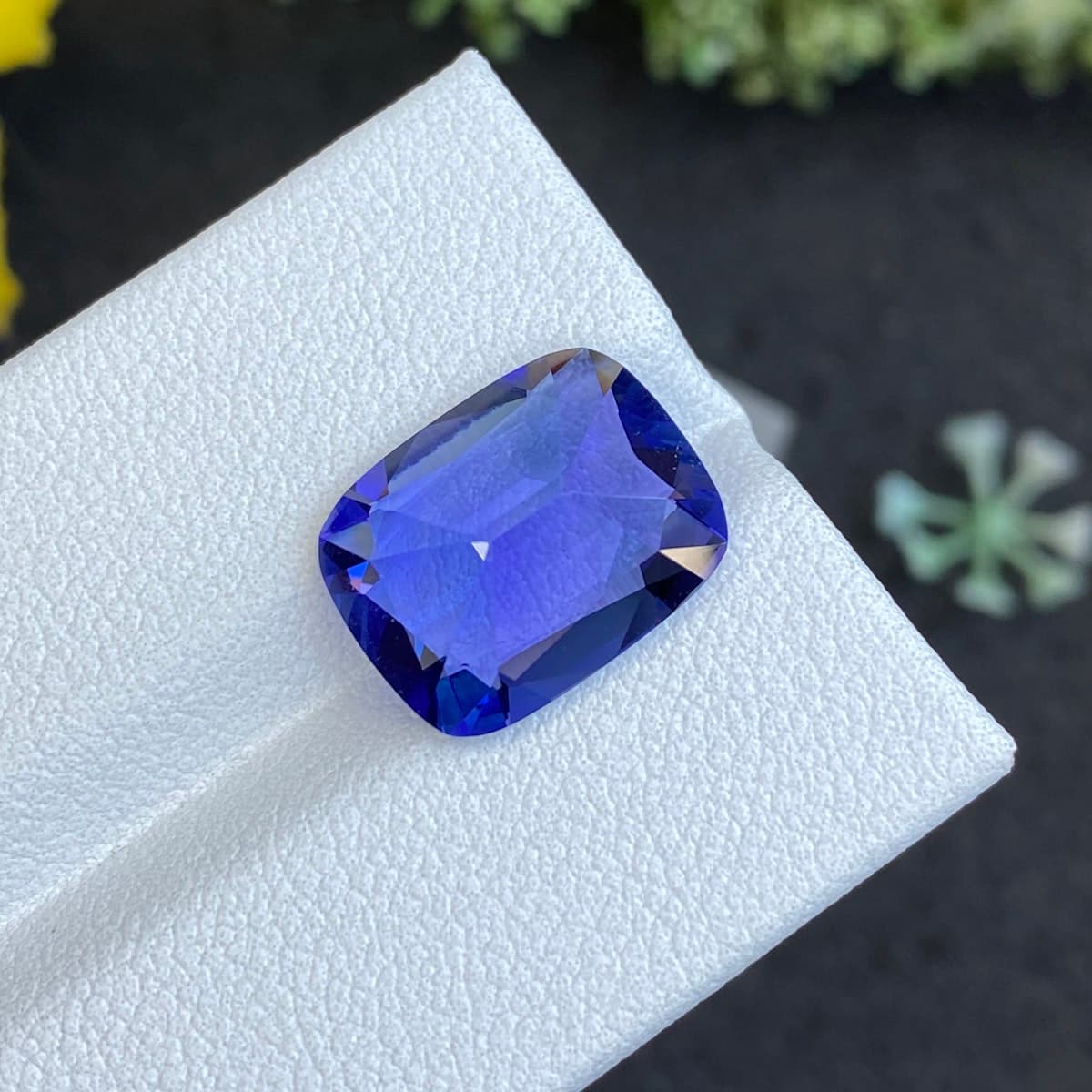 Tansanit Kissenschliff 6,66 ct
