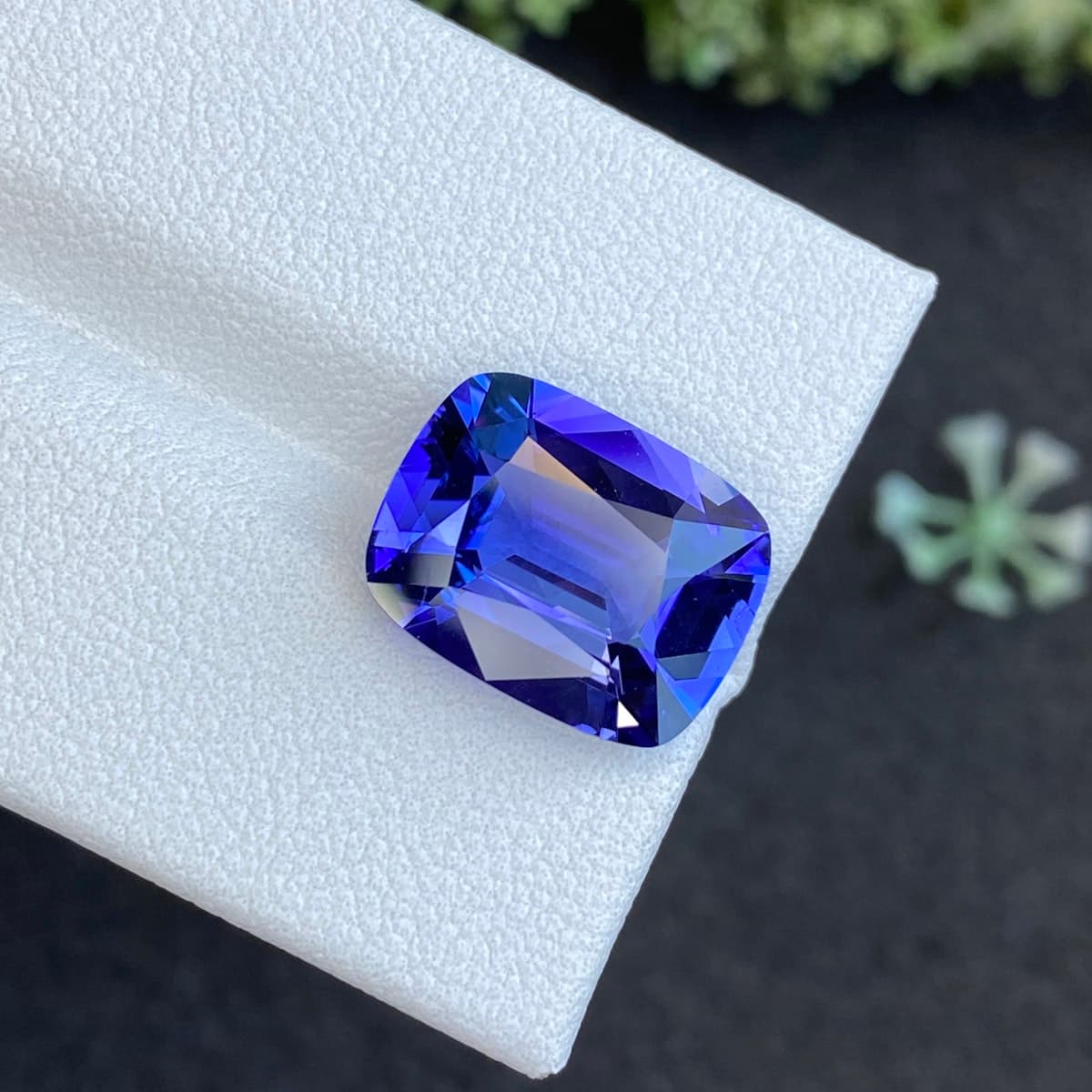 Tansanit Kissenschliff 6,66 ct