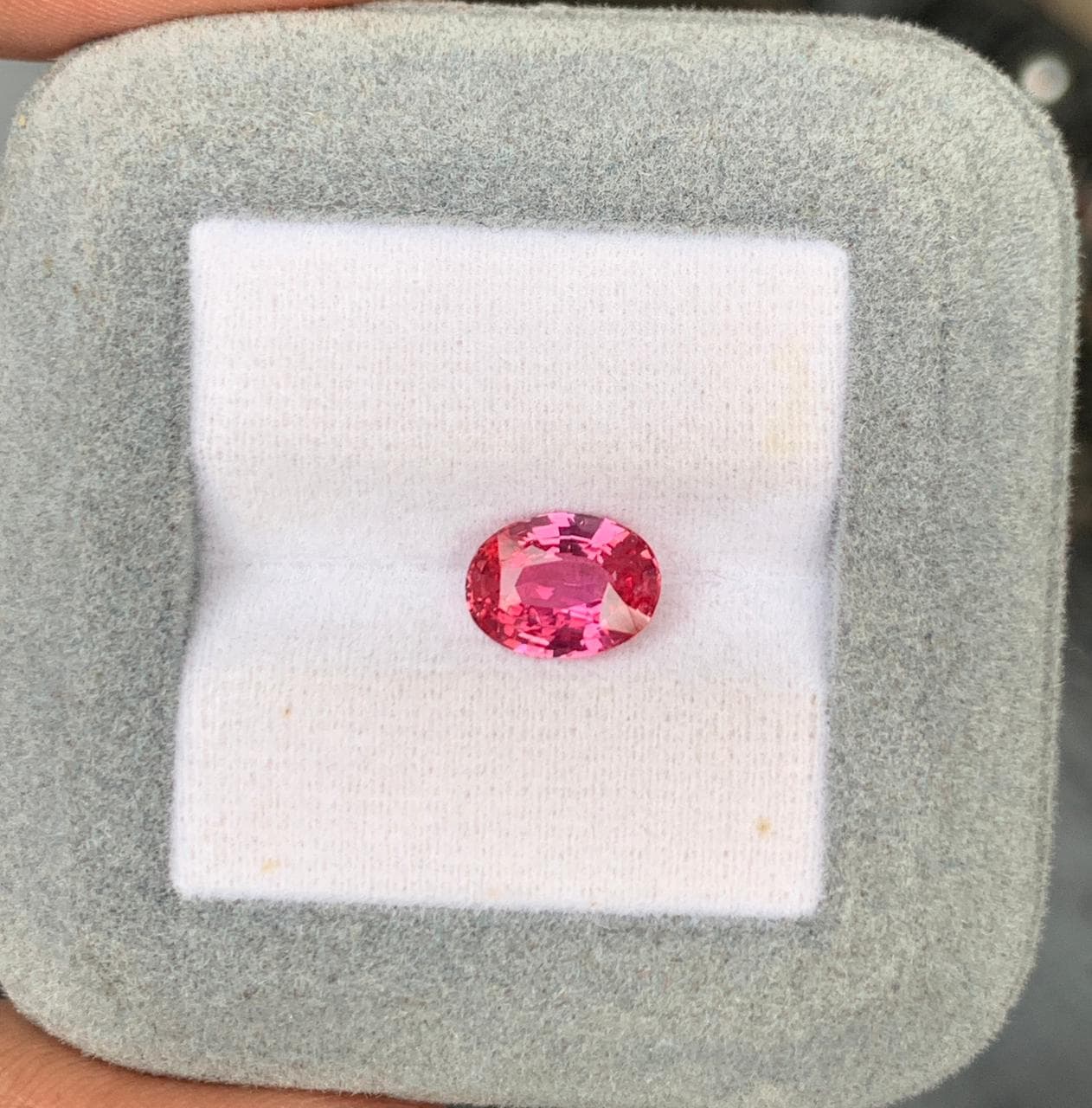 Saphir Padparadscha Ovale de 2,01ct — Mozambique