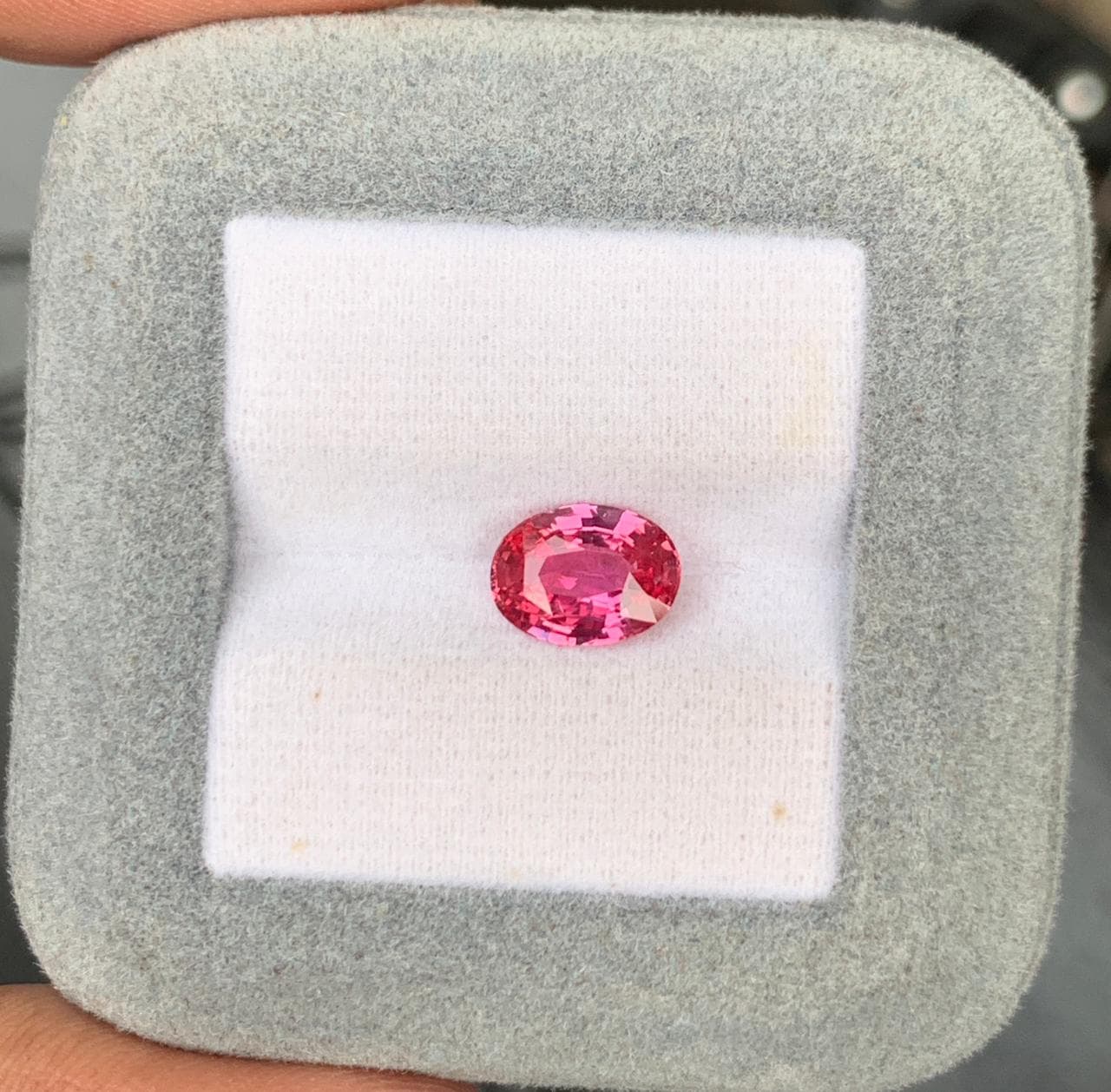 Saphir Padparadscha Ovale de 2,01ct — Mozambique