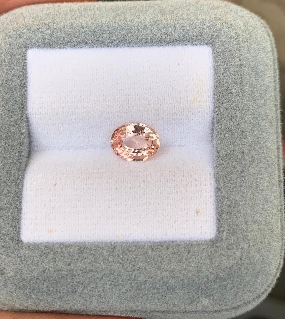 Padparadscha Saphir Oval 1,56 ct — Madagaskar, Unbehandelt