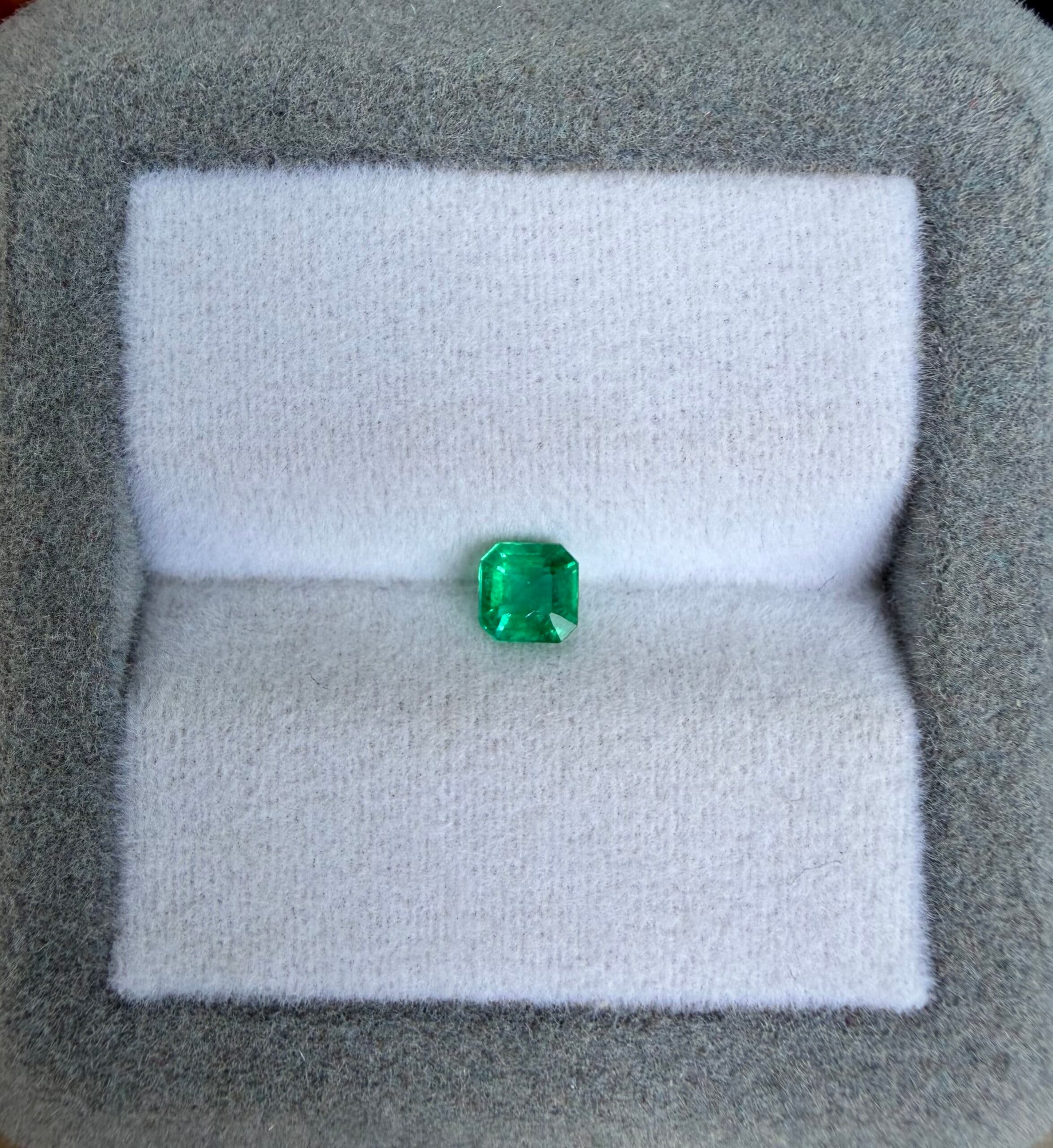 Esmeralda da Zâmbia Retangular de 0,31ct