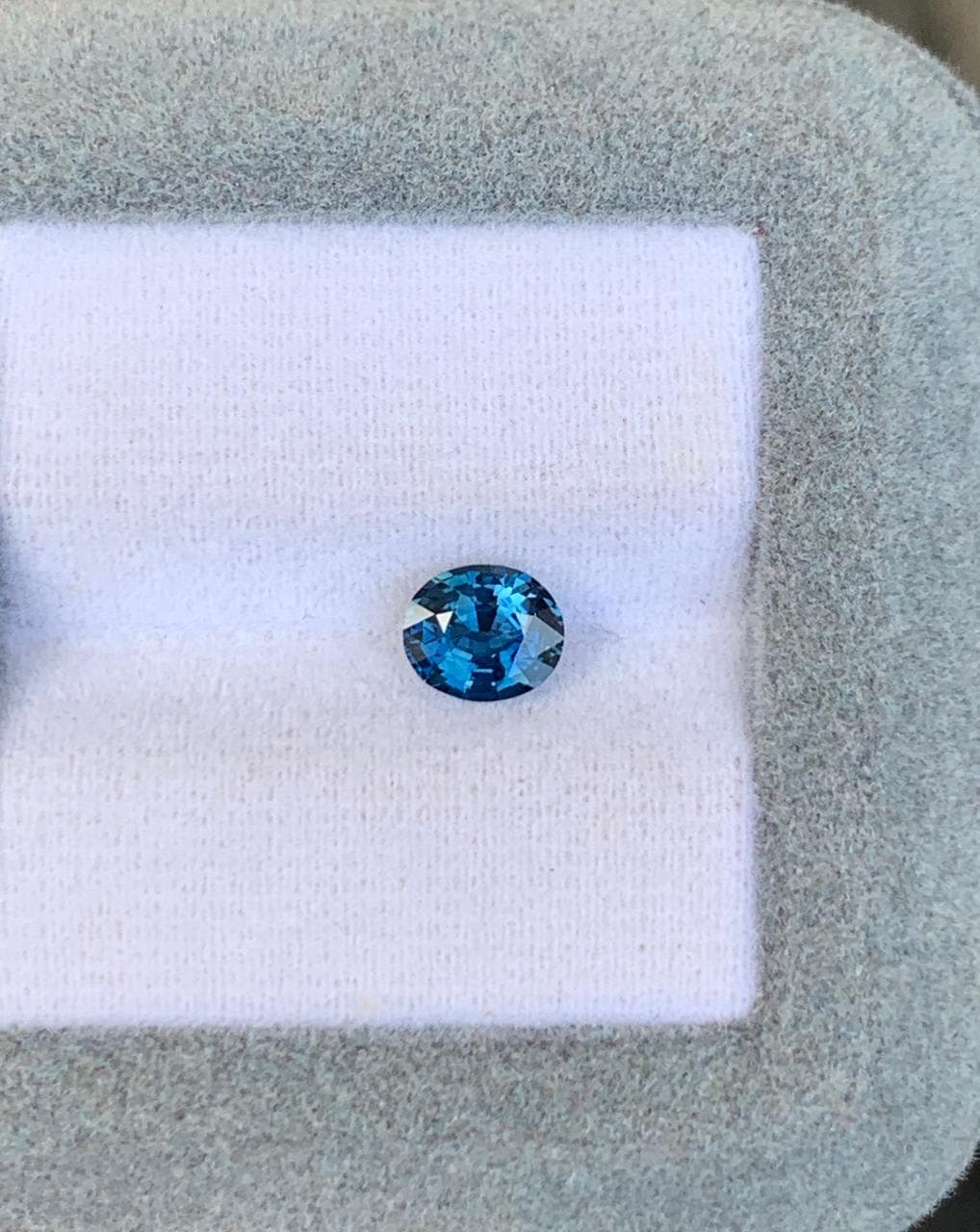 Blauer Saphir Oval 1,09 ct
