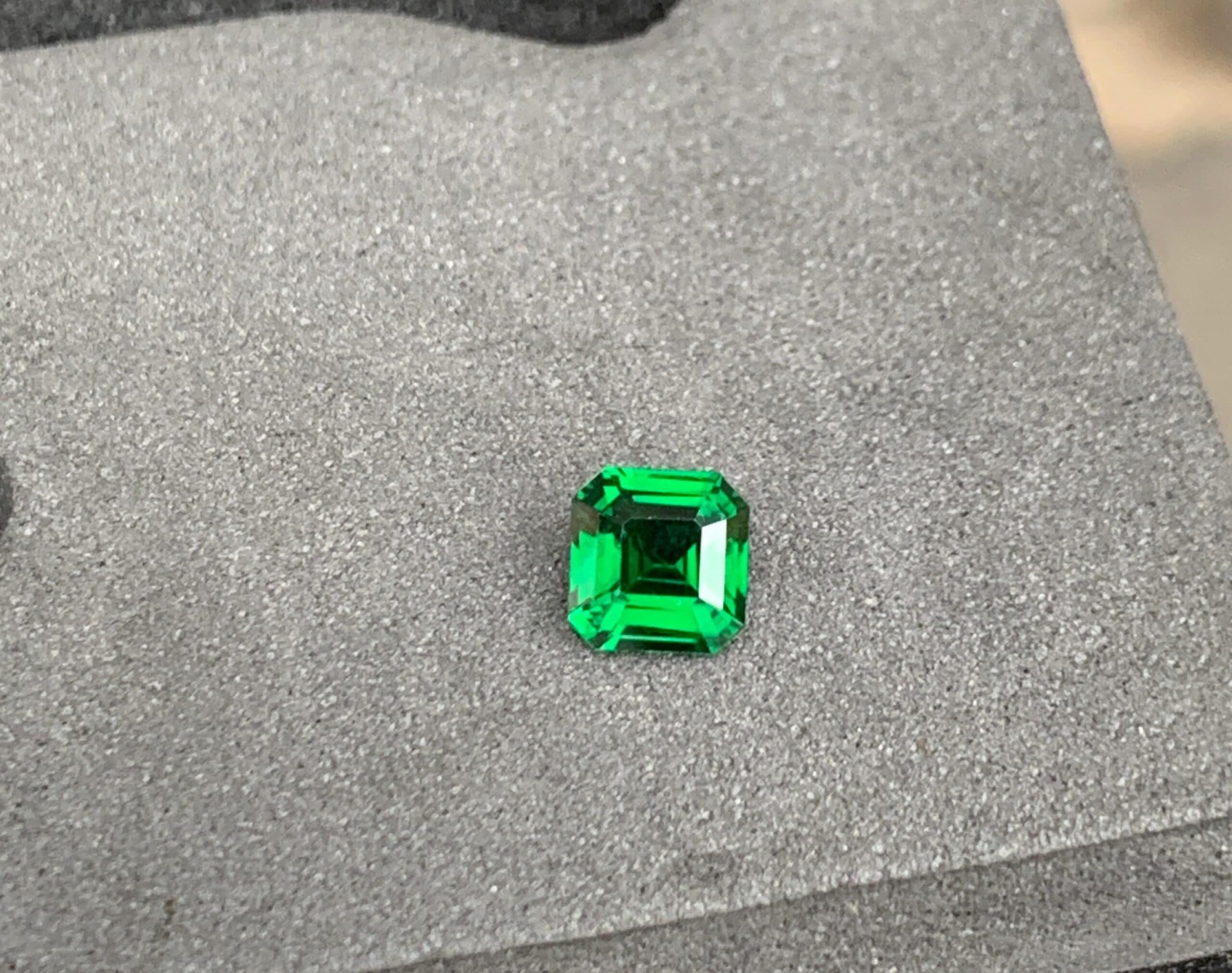 Autres Emerald Cut de 1,54ct