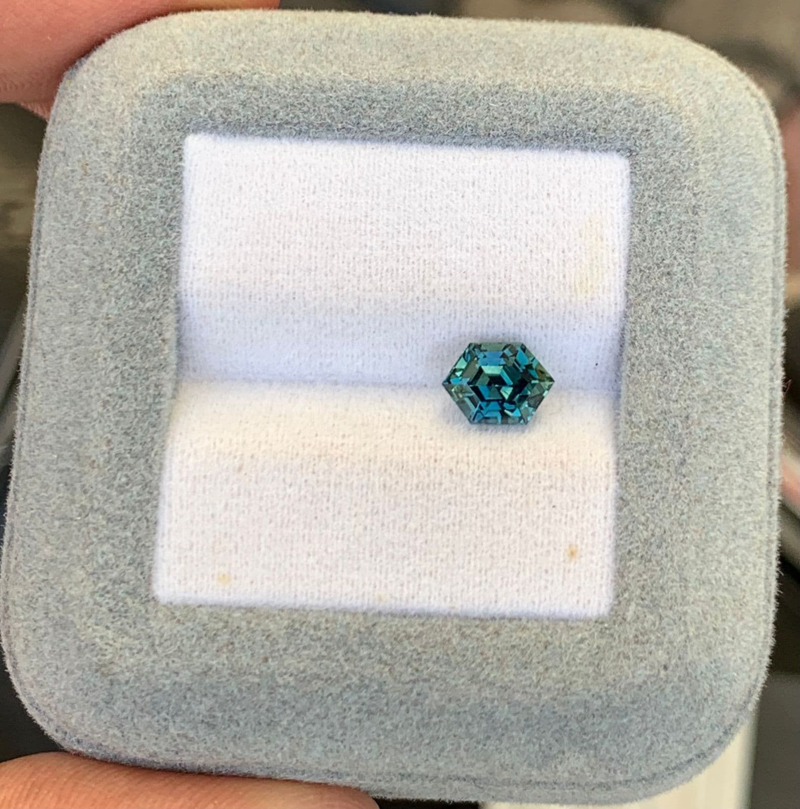 Zaffiro Teal Fancy da 1,54ct — Madagascar, Non Riscaldato