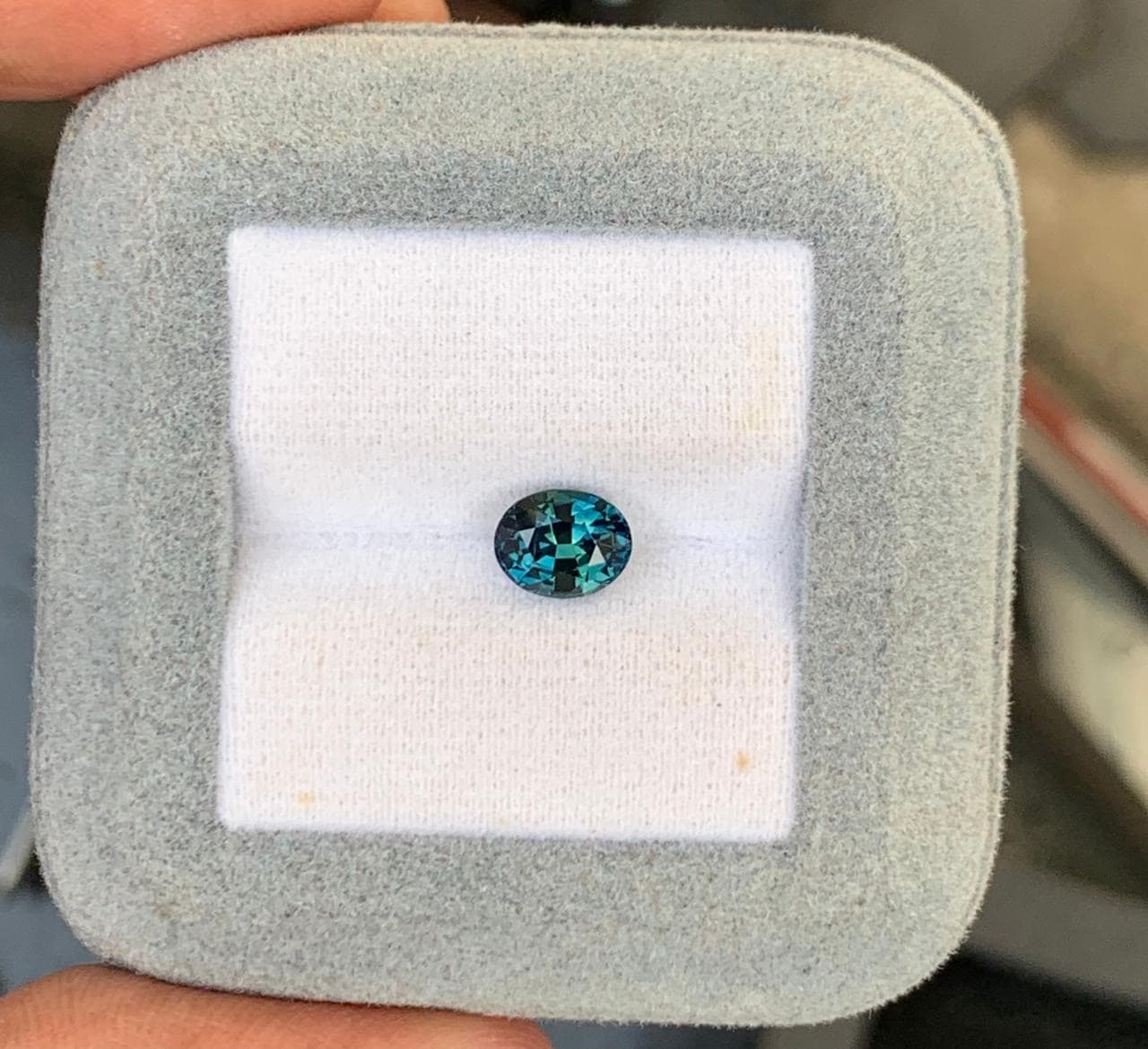 Zafiro Teal Oval de 1,67ct — Madagascar