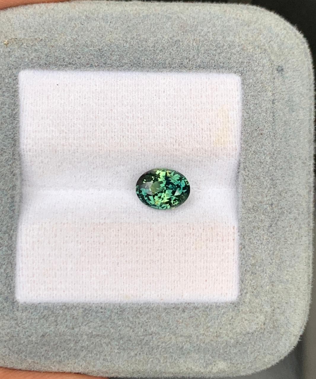 Teal-Saphir Oval 1,52 ct — Madagaskar