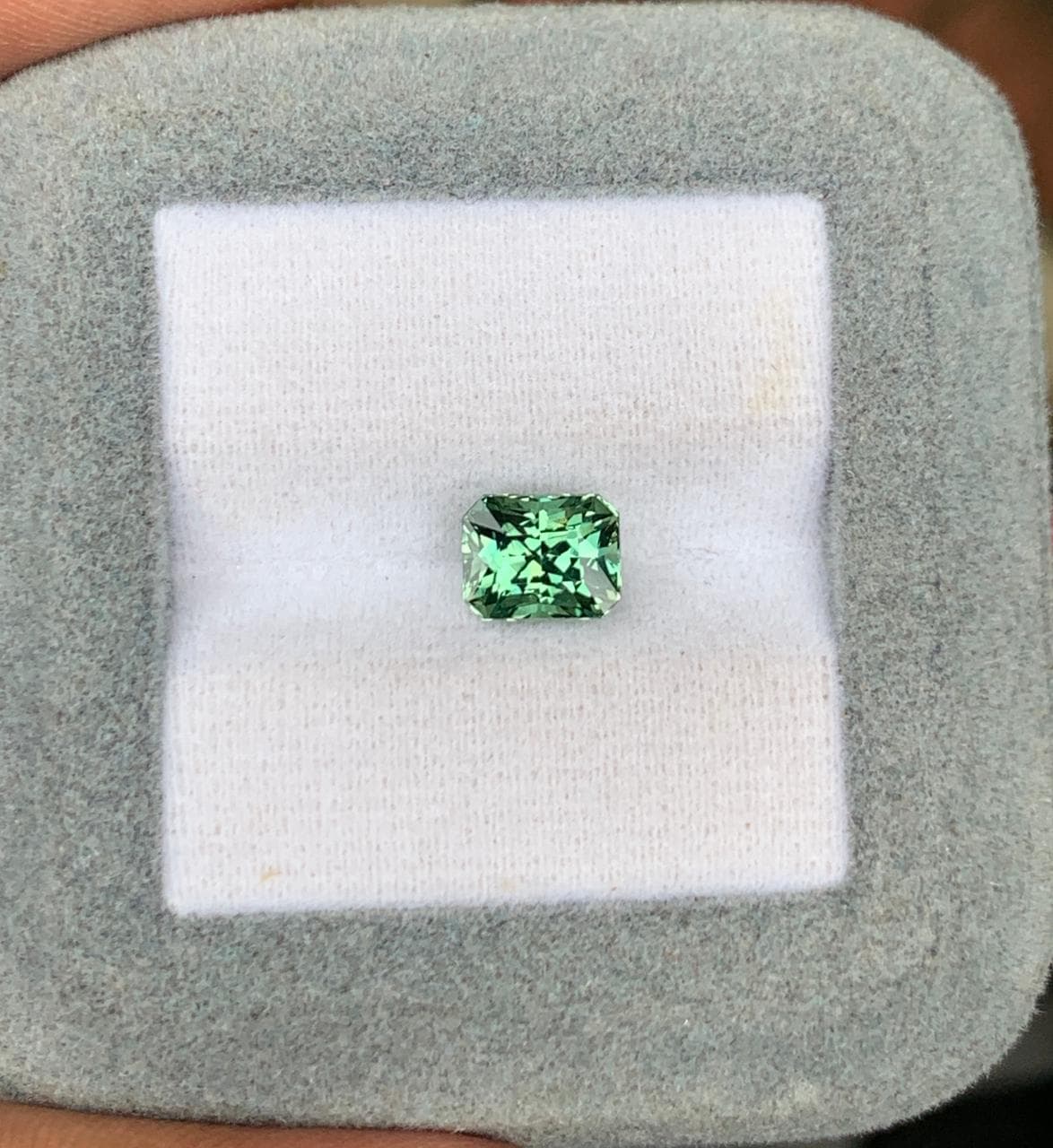 Saphir Vert Radiant de 2,20ct — Madagascar