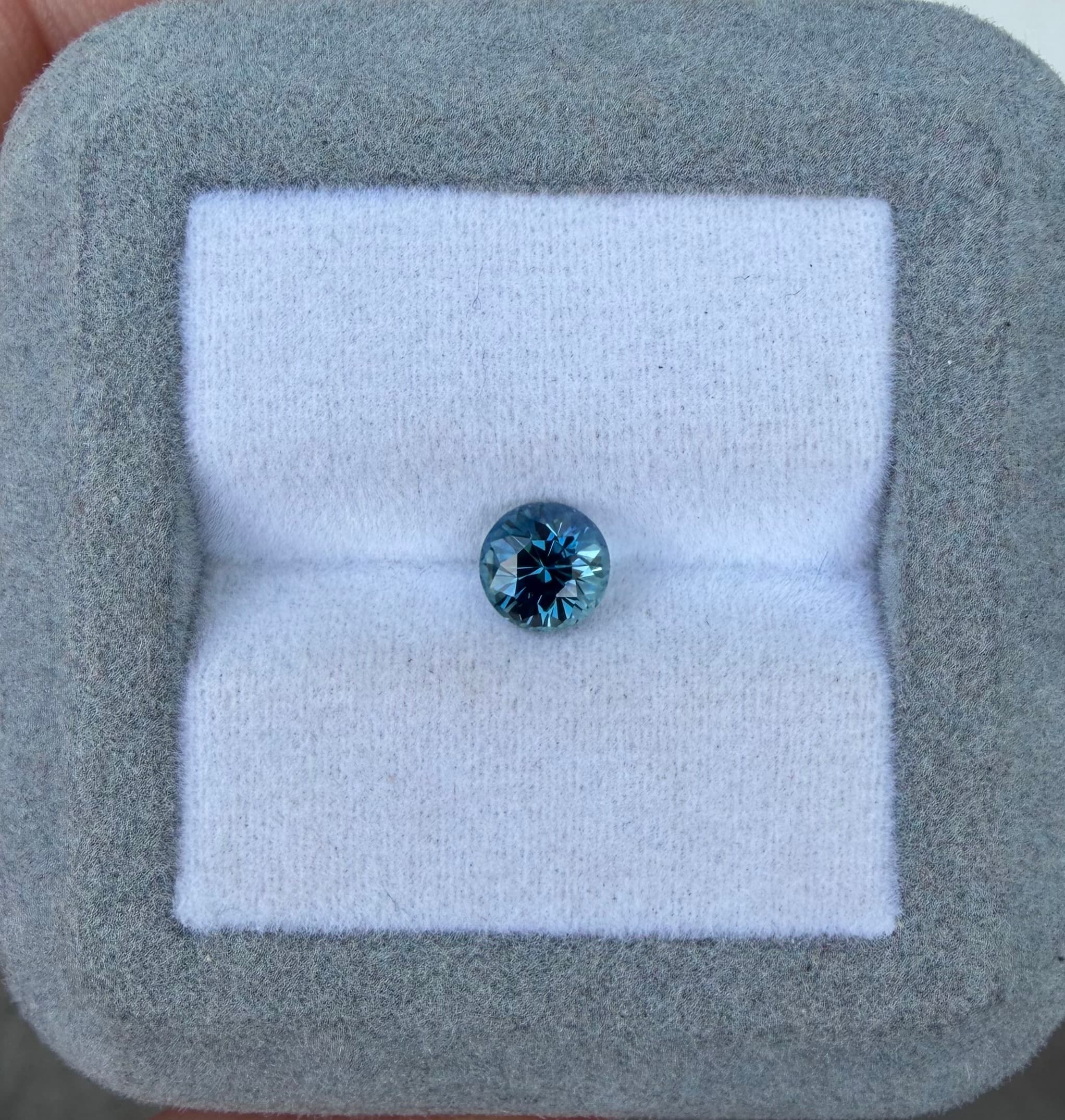 Teal-Saphir Rund 1,16 ct — Madagaskar