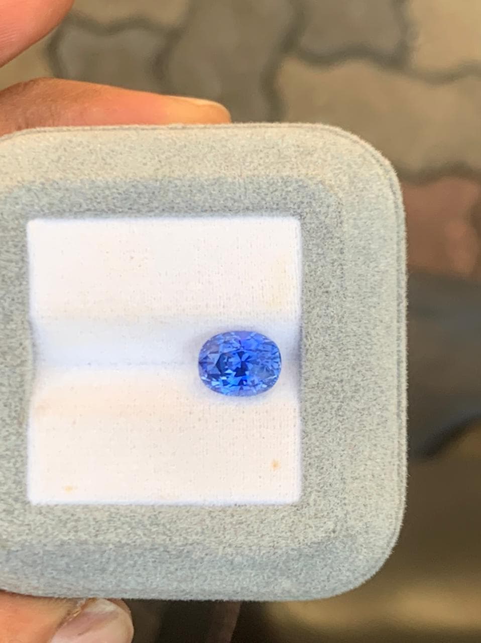 Blauer Ovaler Saphir 3,83 ct