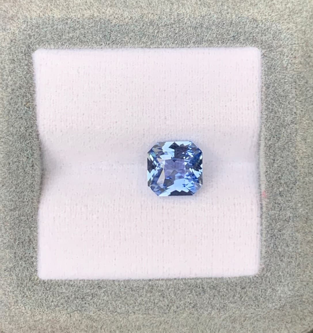 Zafiro Negro Radiante de 2,52ct