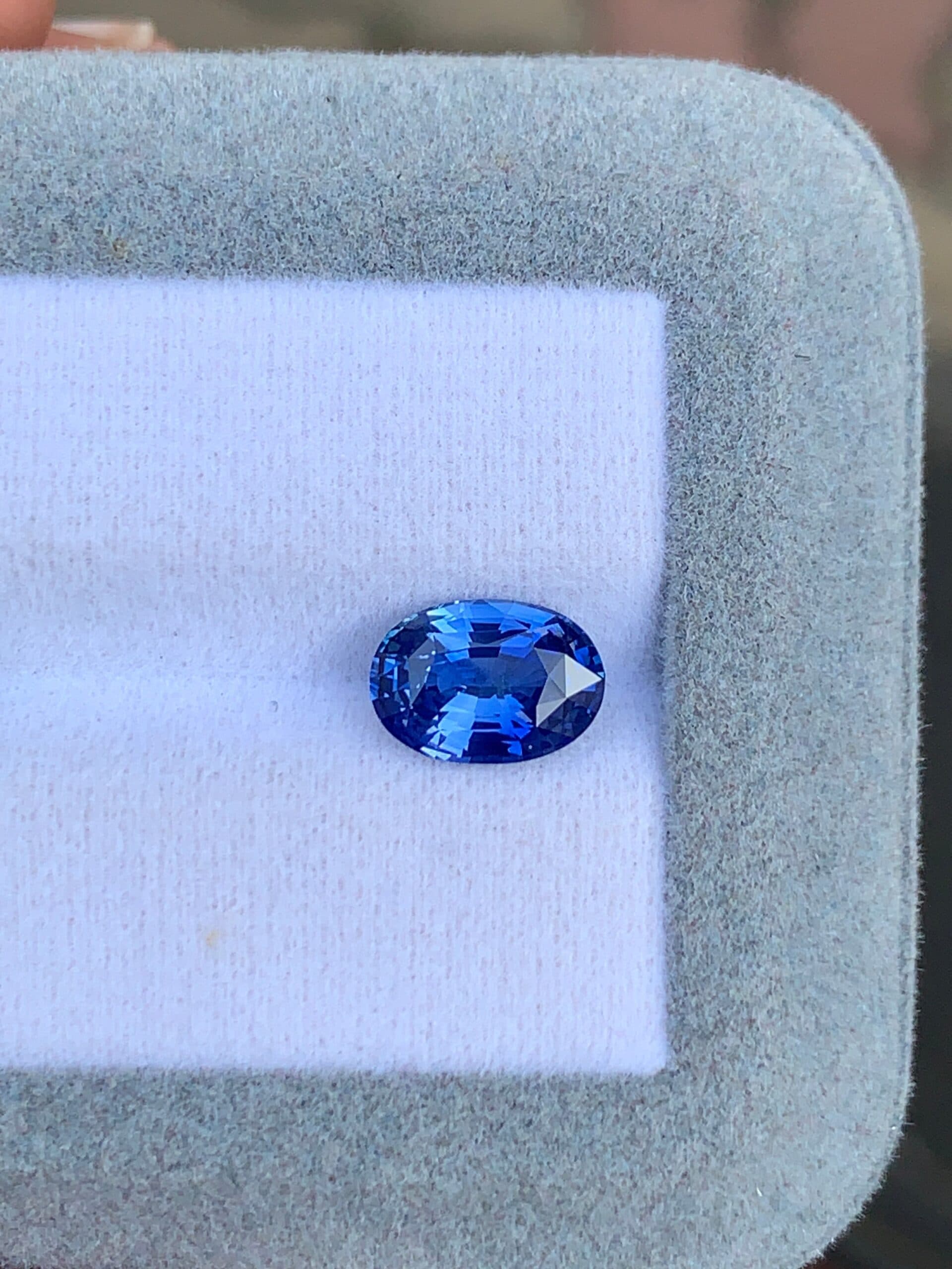 Blauer Saphir Oval 2,51 ct — Madagaskar