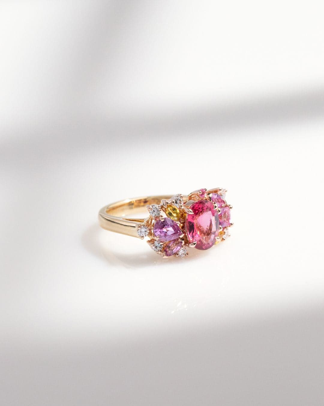 bague spinelle florale