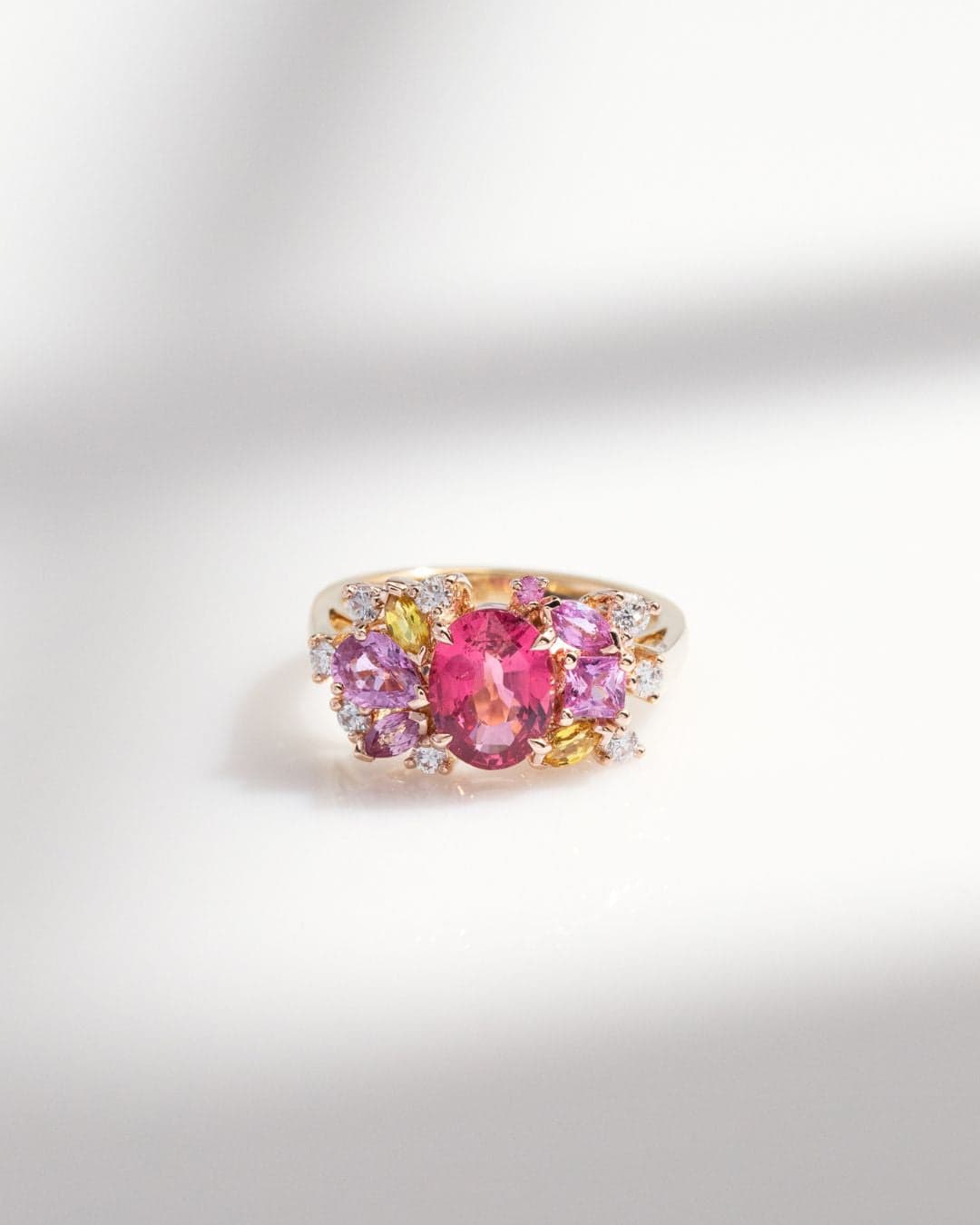 bague spinelle florale
