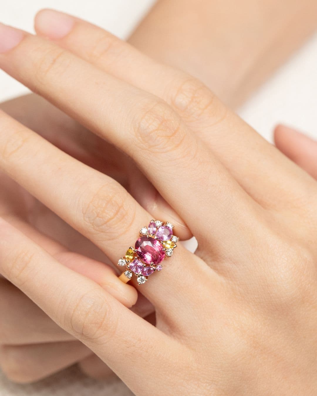 bague spinelle florale