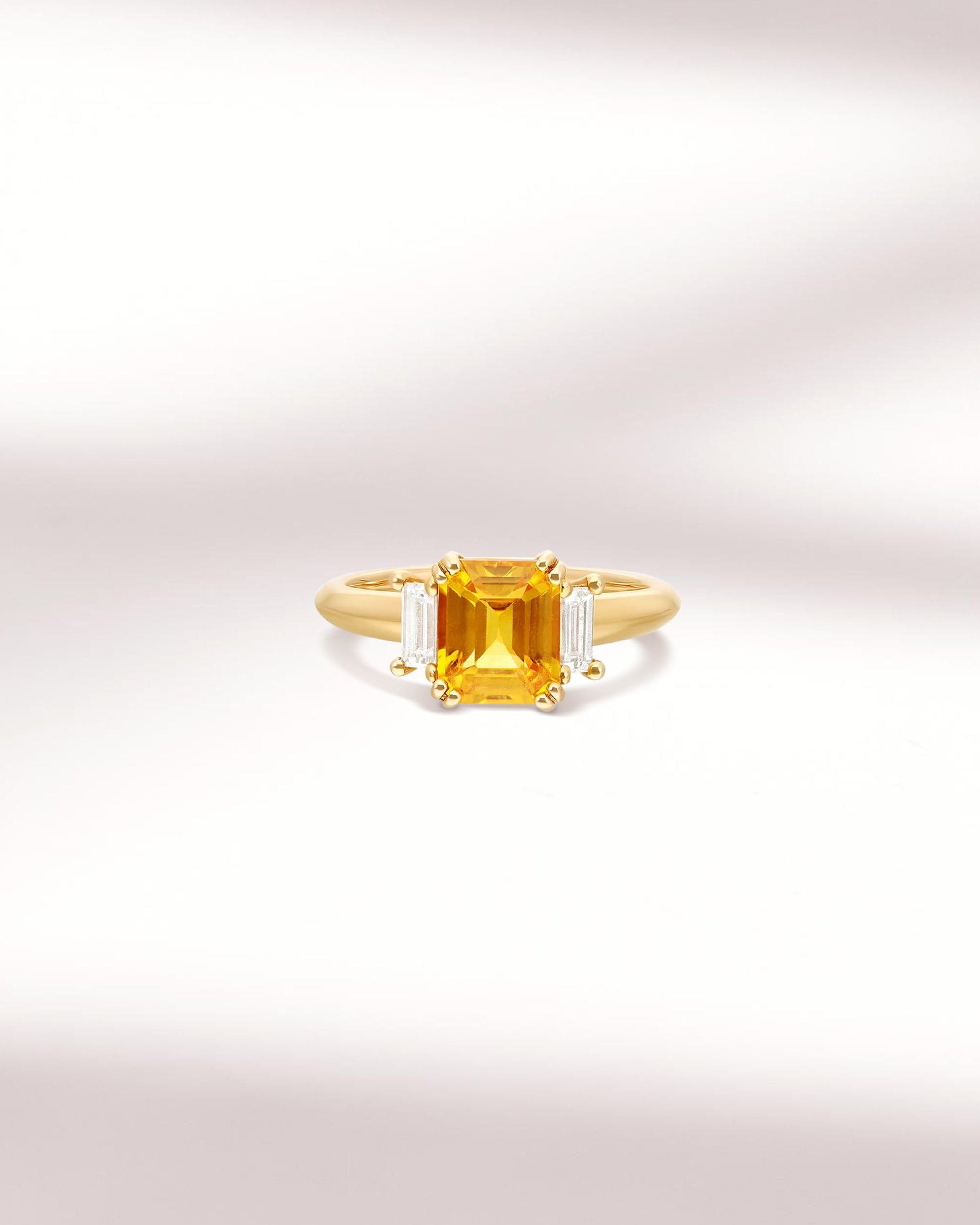 bague fiancailles saphir jaune rectangle et diamants