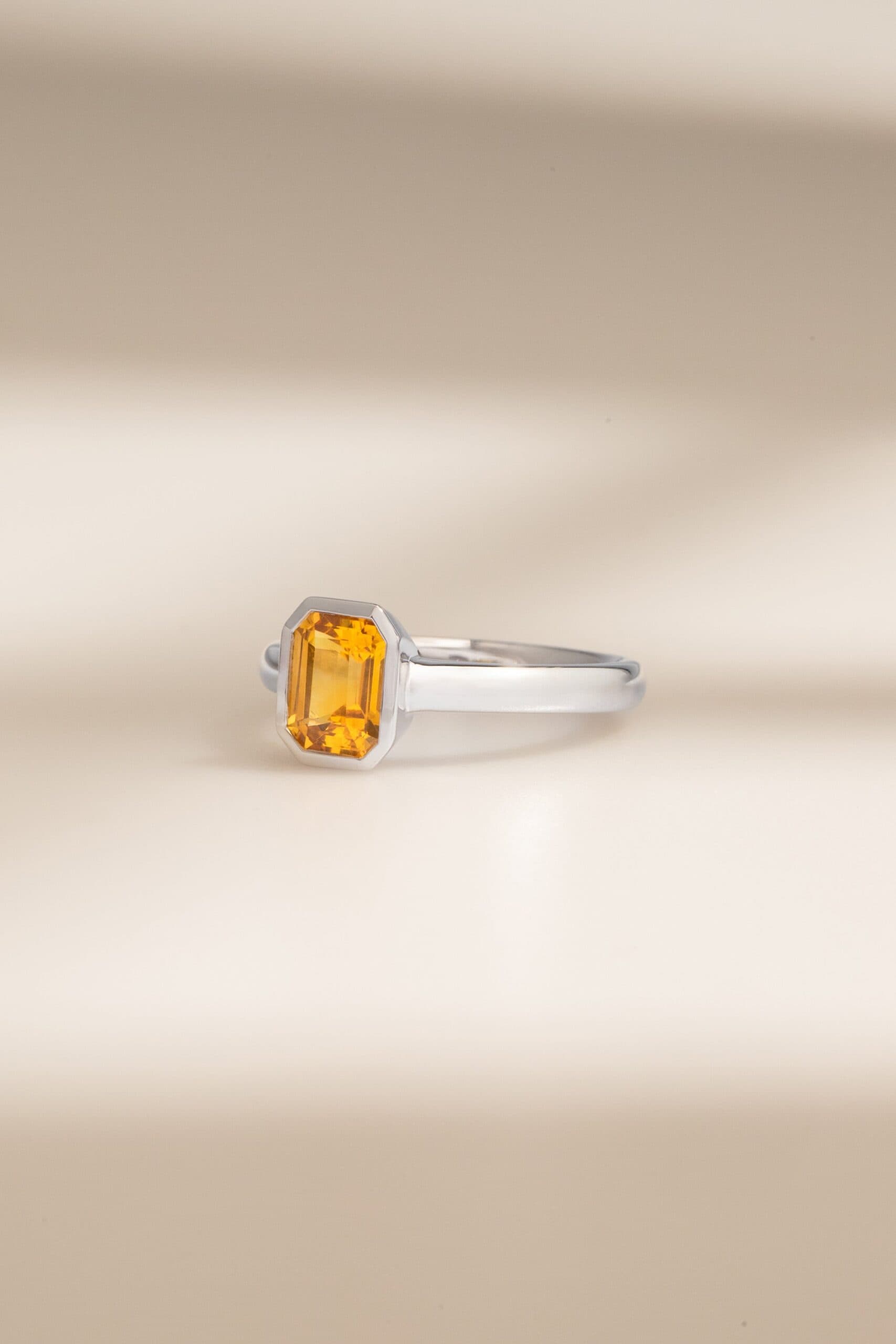 Bague saphir jaune, 1,58 ct, platine