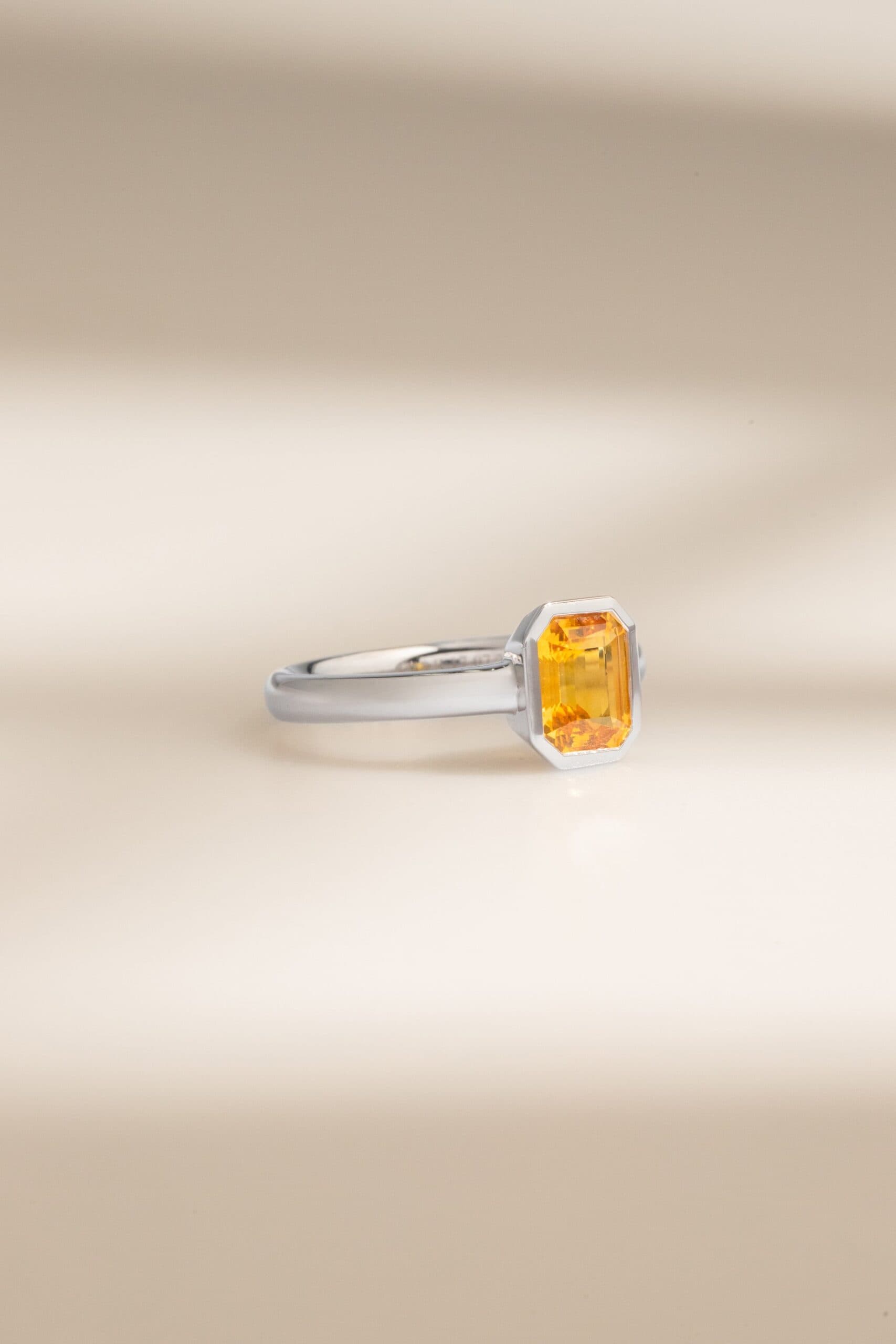 Bague saphir jaune, 1,58 ct, platine