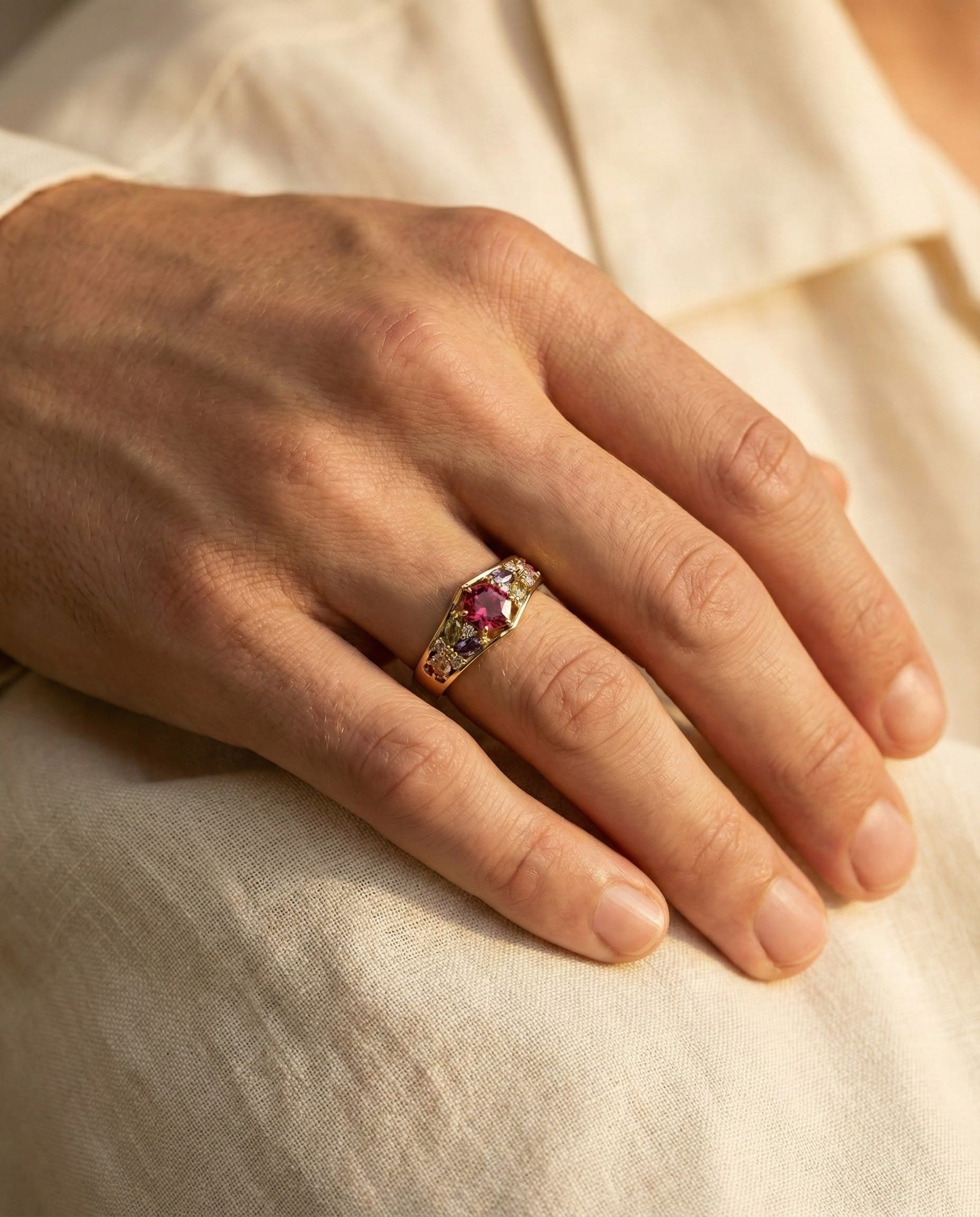 Bague de fiançailles avec spinelle Mahenge