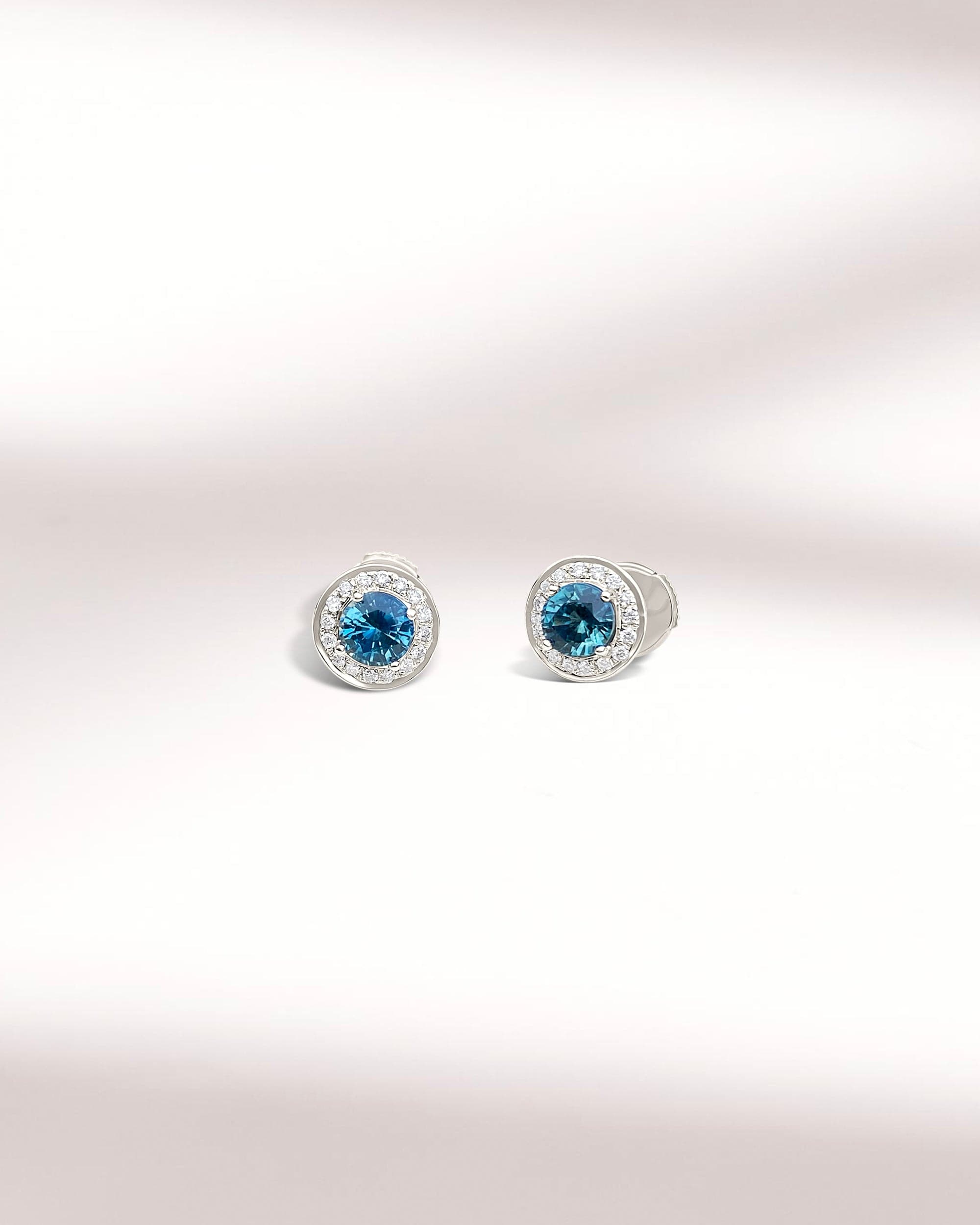 Boucles d’oreilles avec Saphir teal