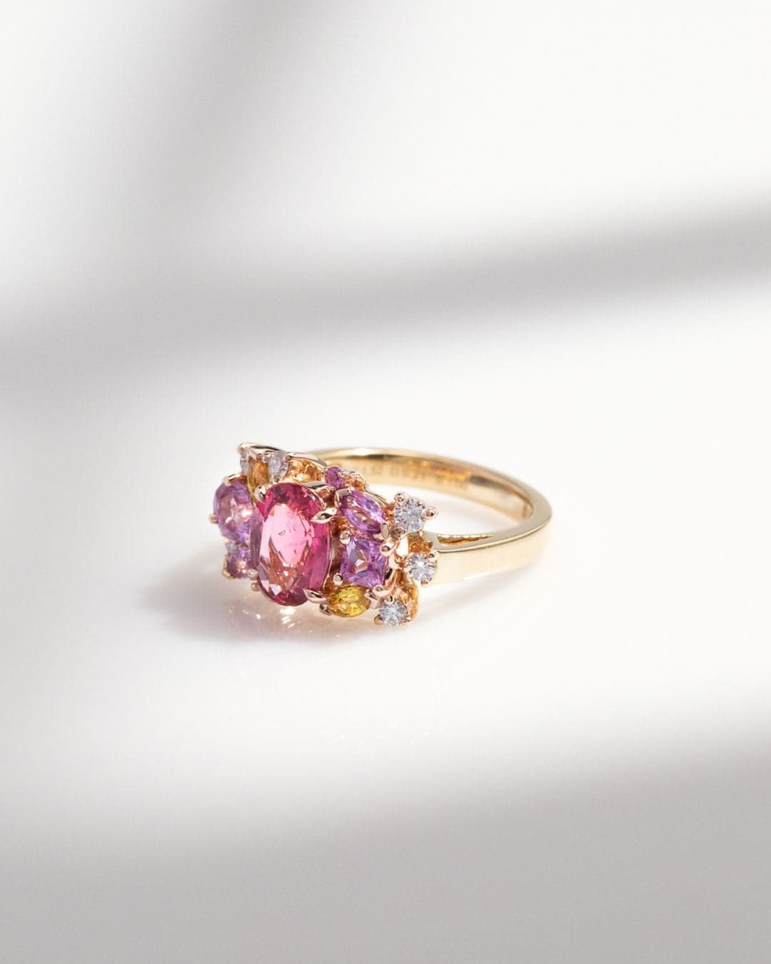 bague spinelle florale