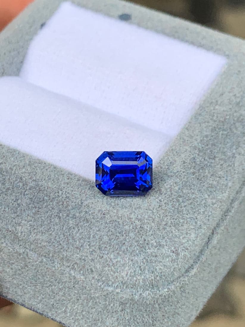 Saphir Bleu • 2,56ct