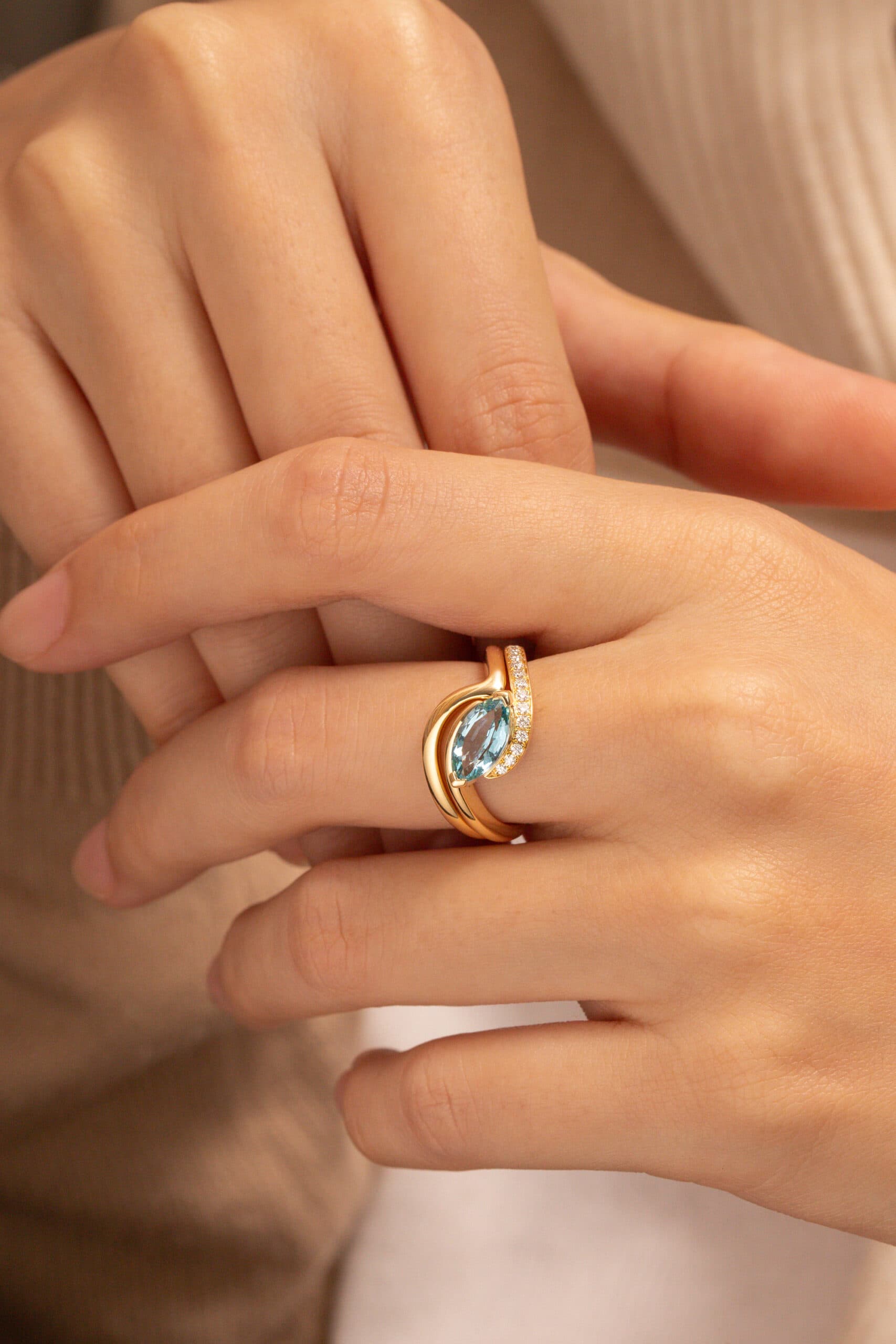 Bague de fiançailles avec Aigue-marine