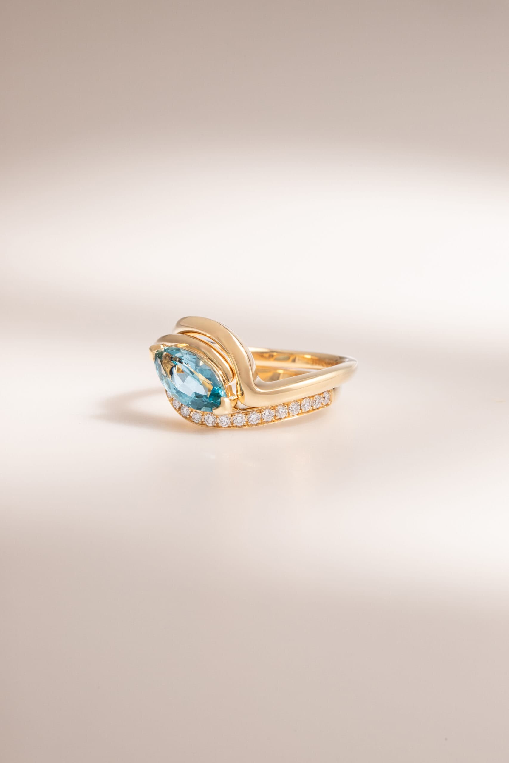 Bague de fiançailles avec Aigue-marine
