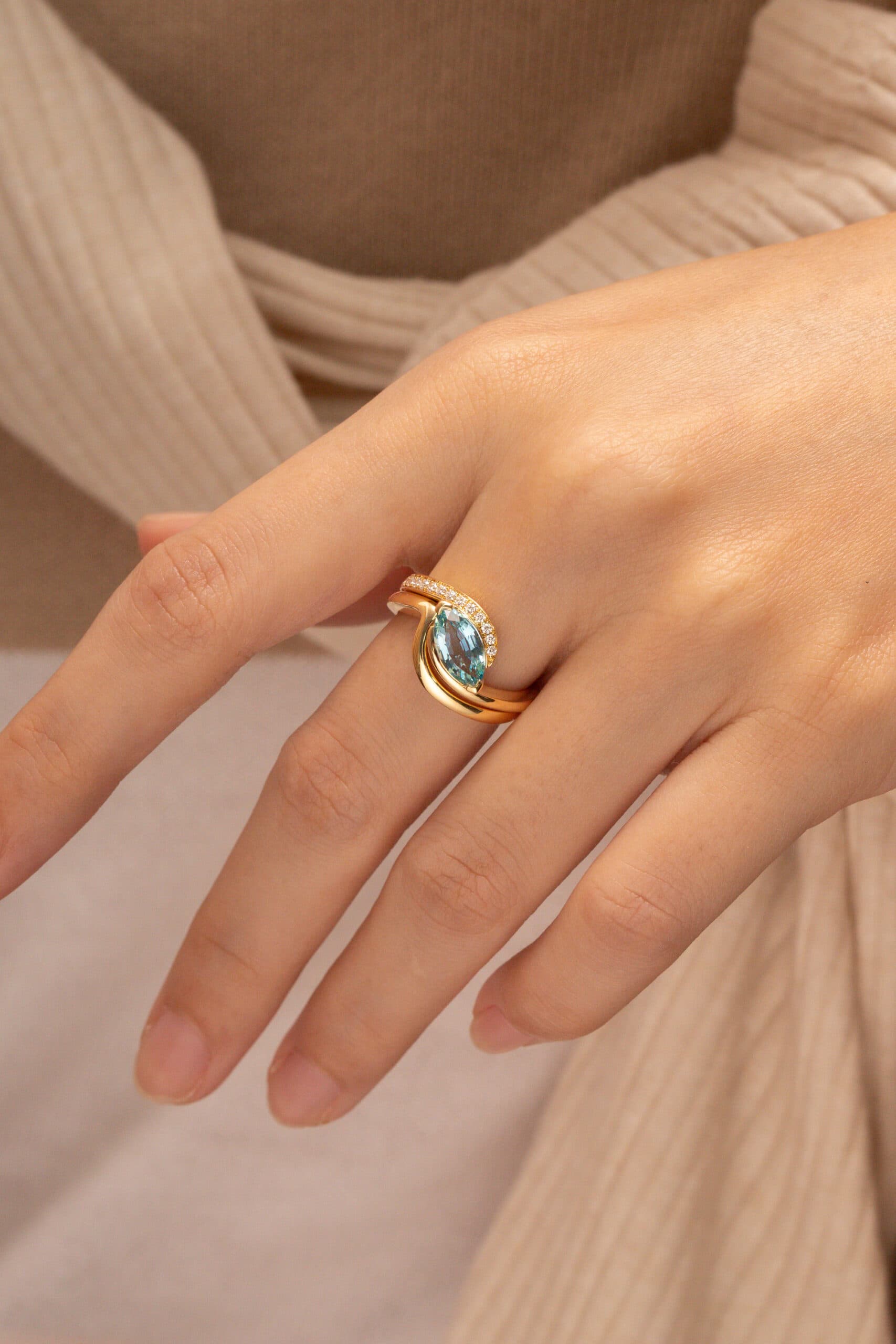 Bague de fiançailles avec Aigue-marine