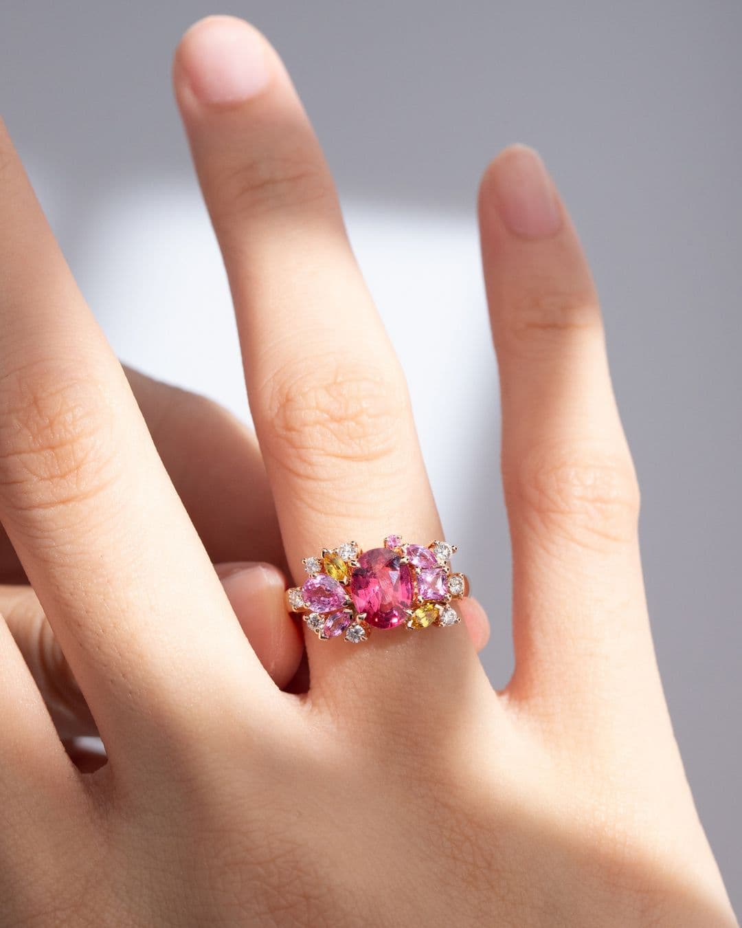 bague spinelle florale